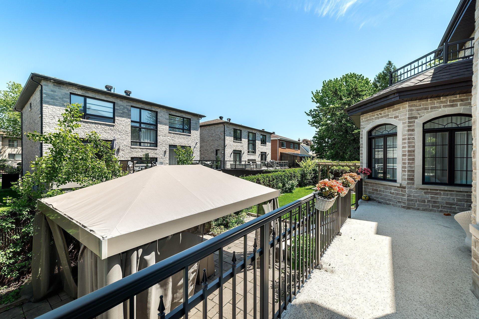 









5639


Av. Wolseley

,
Côte-Saint-Luc,




QC
H4W2L4

