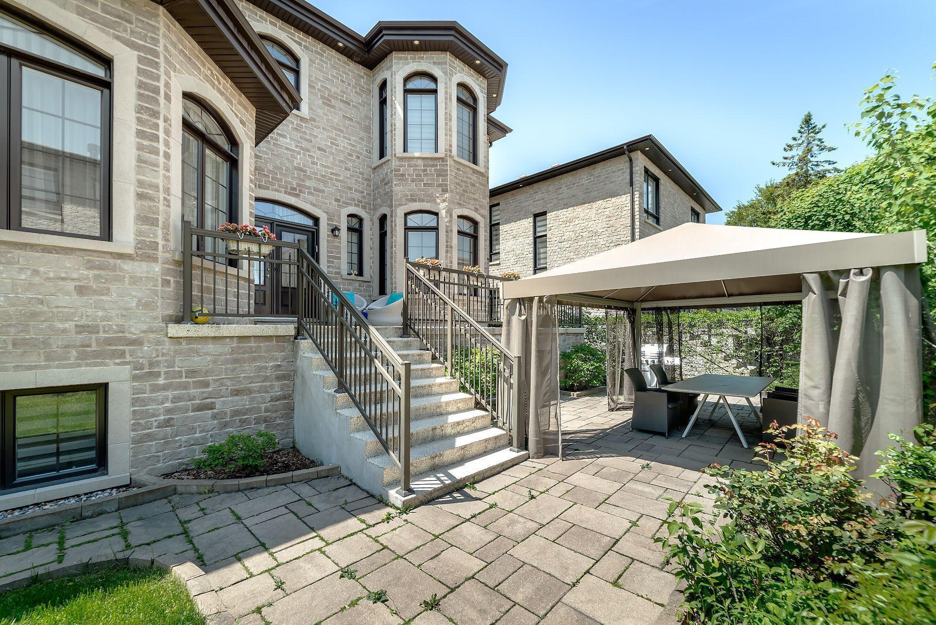 









5639


Av. Wolseley

,
Côte-Saint-Luc,




QC
H4W2L4

