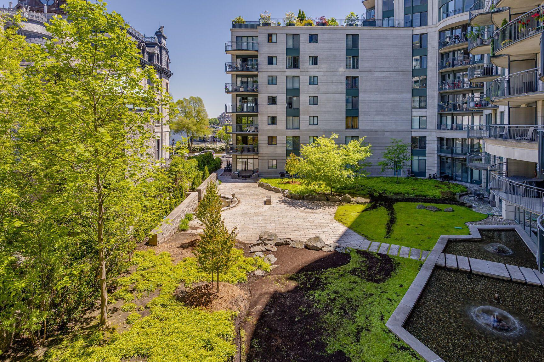









1


Rue McGill

, 315,
Montréal (Ville-Marie),




QC
H2Y4A3

