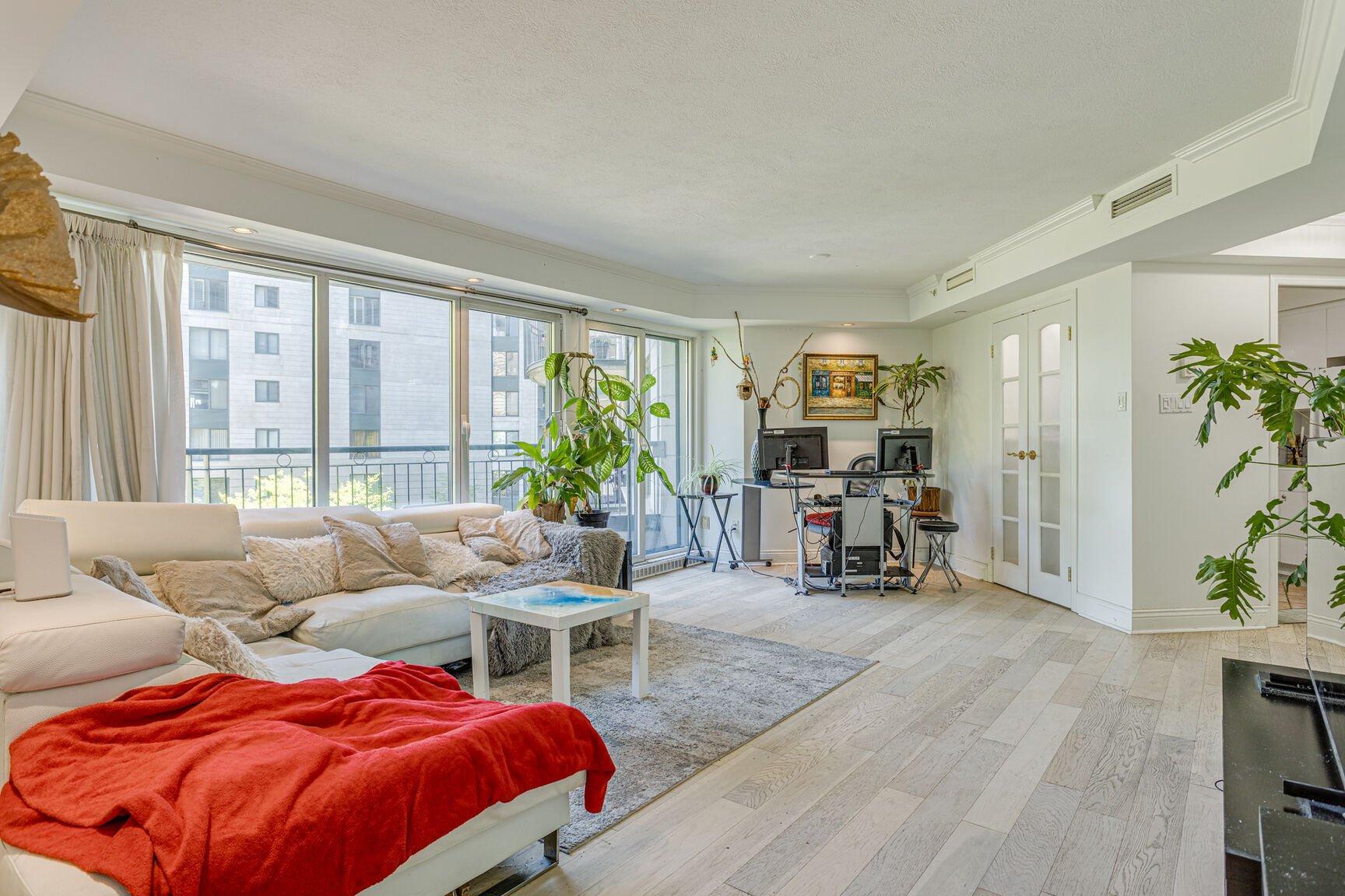 









1


Rue McGill

, 315,
Montréal (Ville-Marie),




QC
H2Y4A3

