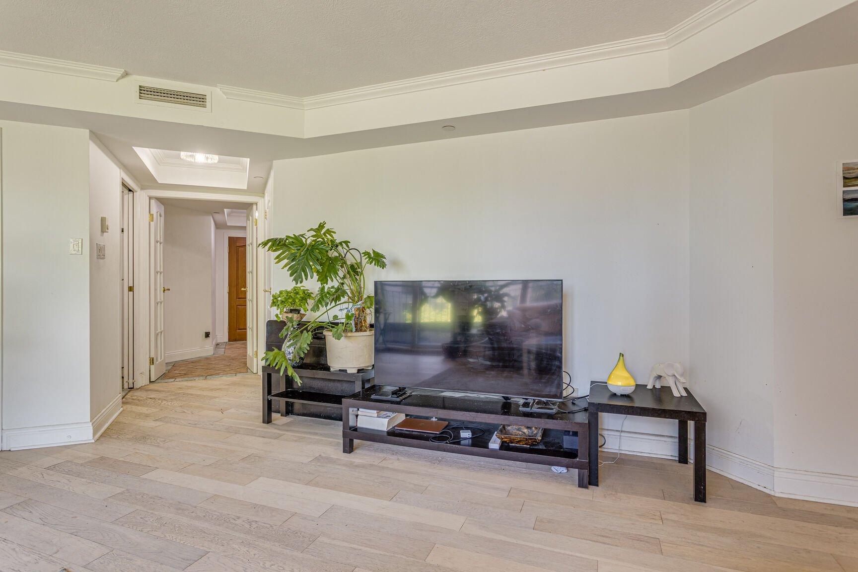 









1


Rue McGill

, 315,
Montréal (Ville-Marie),




QC
H2Y4A3

