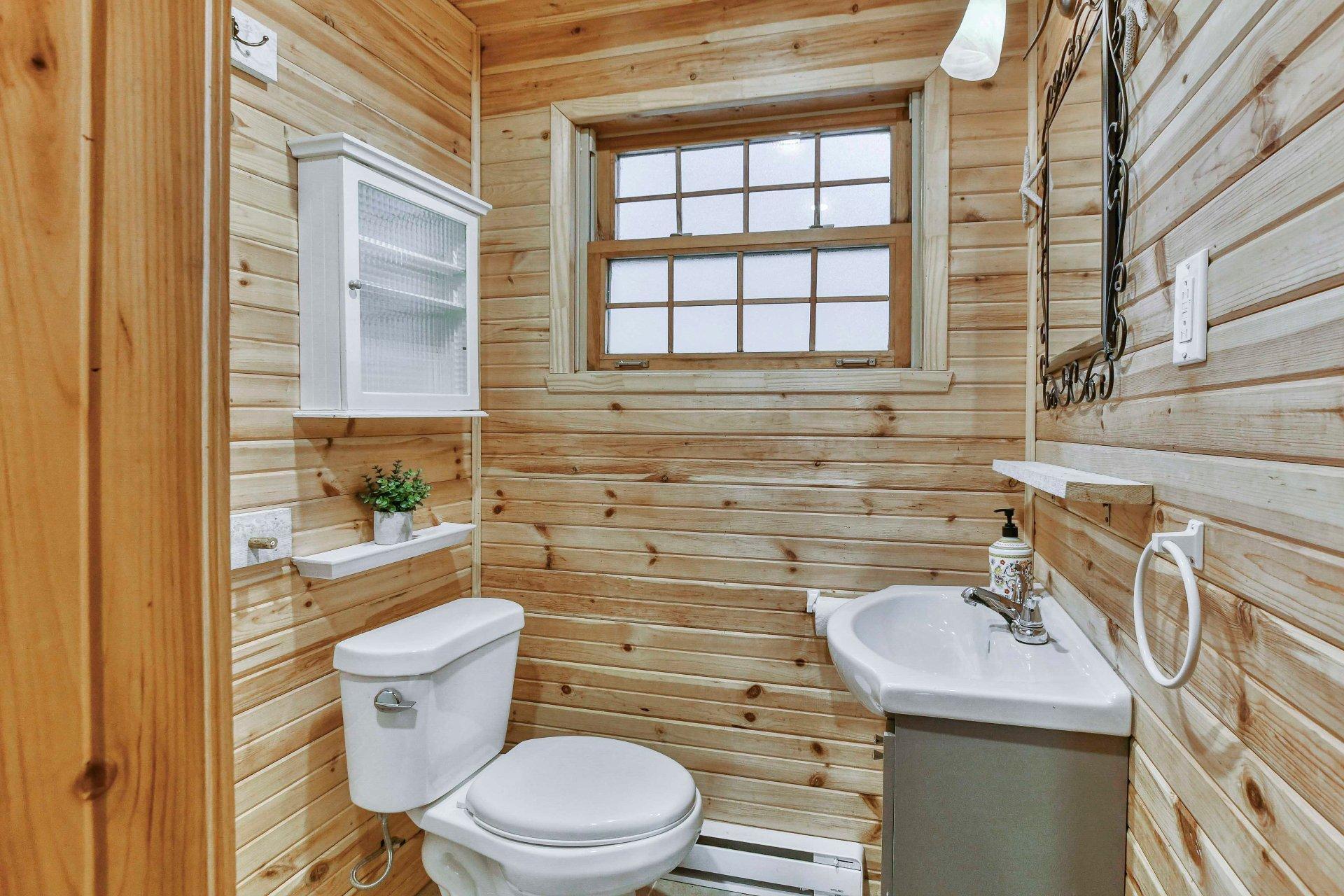 









4574


Ch. de Val-des-Lacs

,
Sainte-Agathe-des-Monts,




QC
J0T2P0

