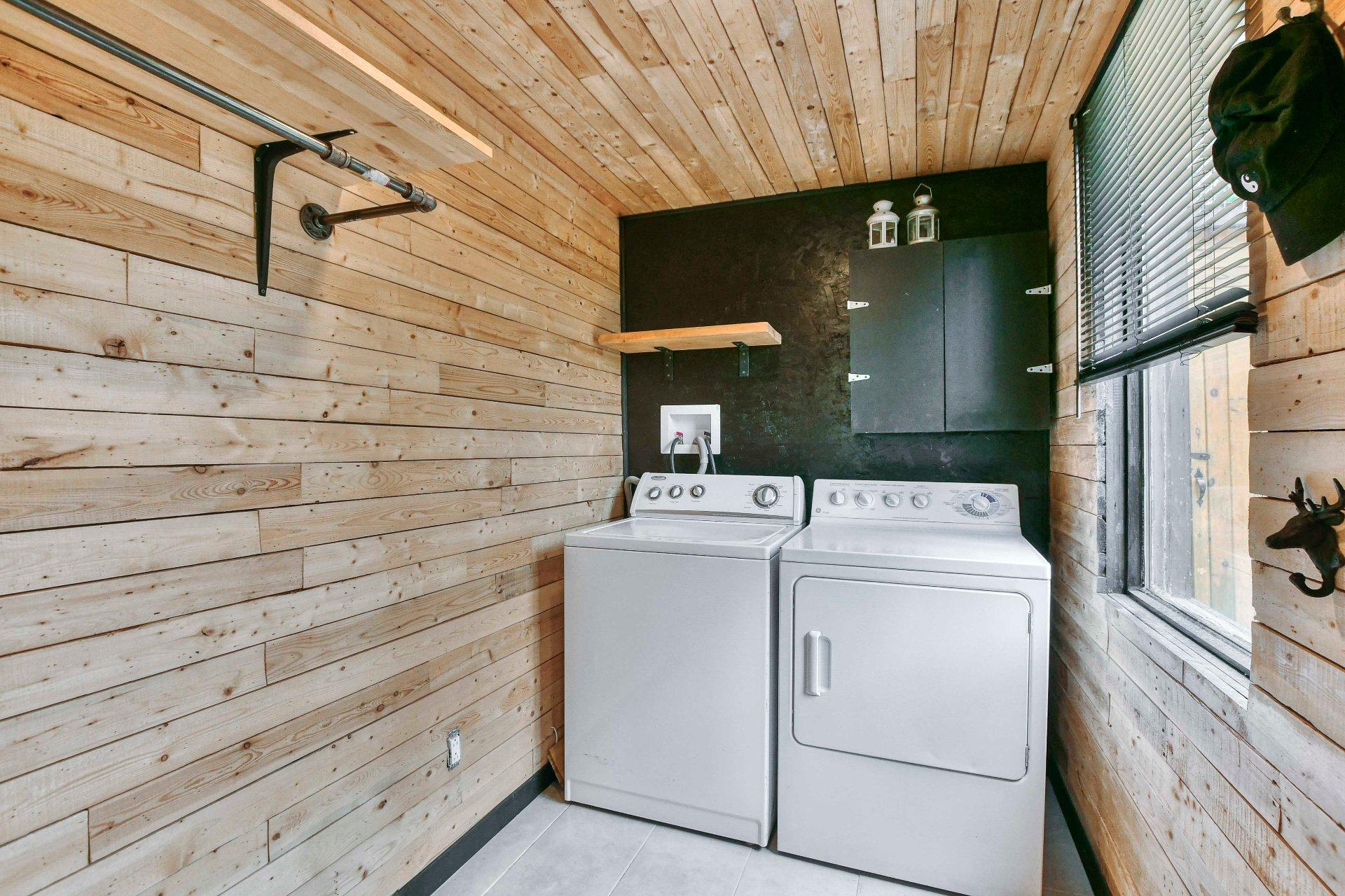 









4574


Ch. de Val-des-Lacs

,
Sainte-Agathe-des-Monts,




QC
J0T2P0

