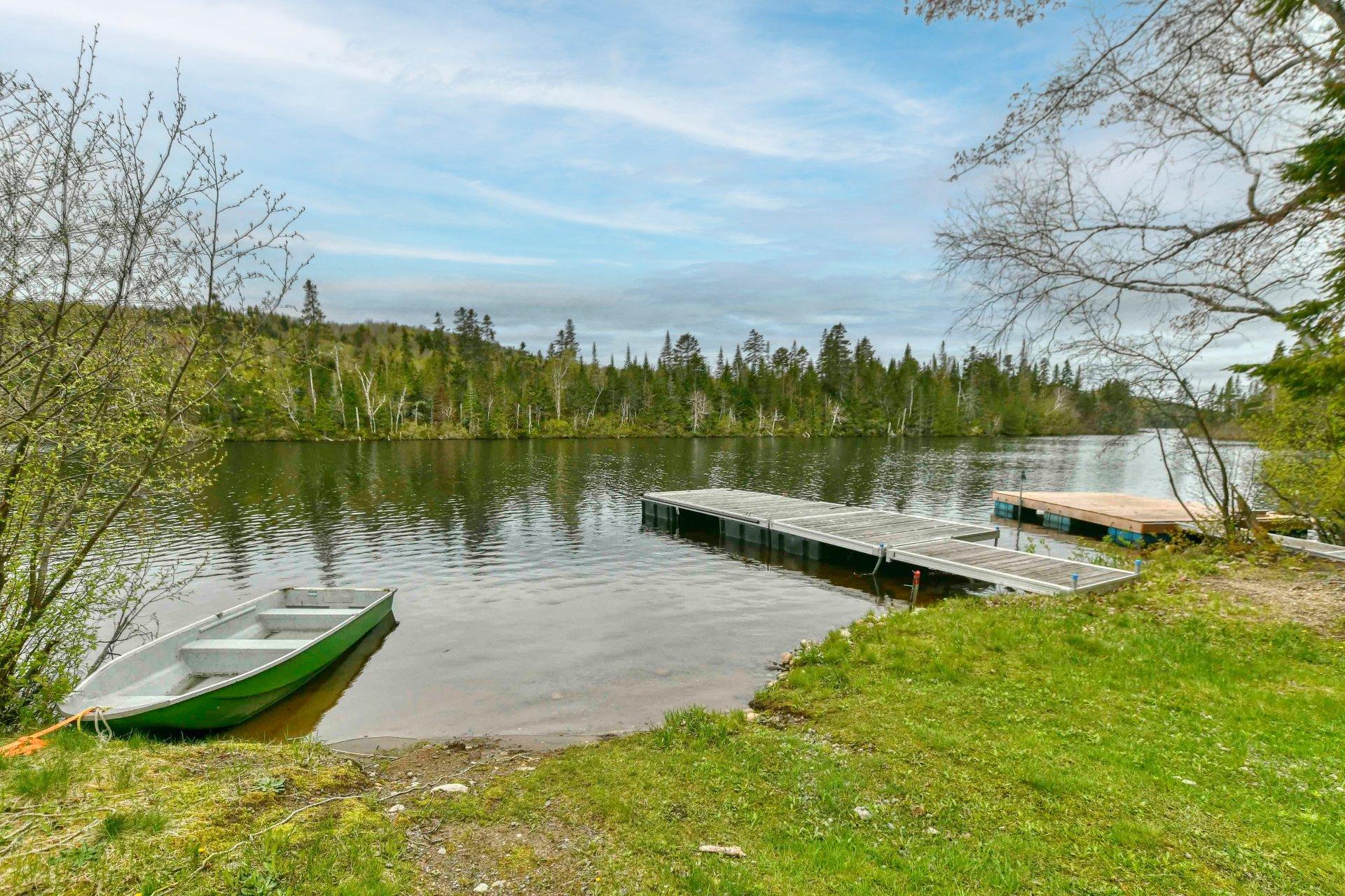 









4574


Ch. de Val-des-Lacs

,
Sainte-Agathe-des-Monts,




QC
J0T2P0

