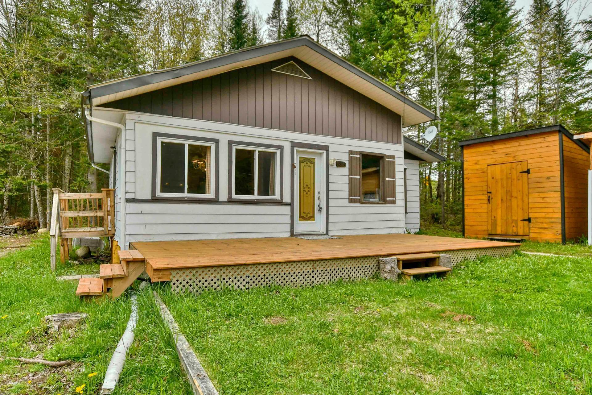 









4574


Ch. de Val-des-Lacs

,
Sainte-Agathe-des-Monts,




QC
J0T2P0

