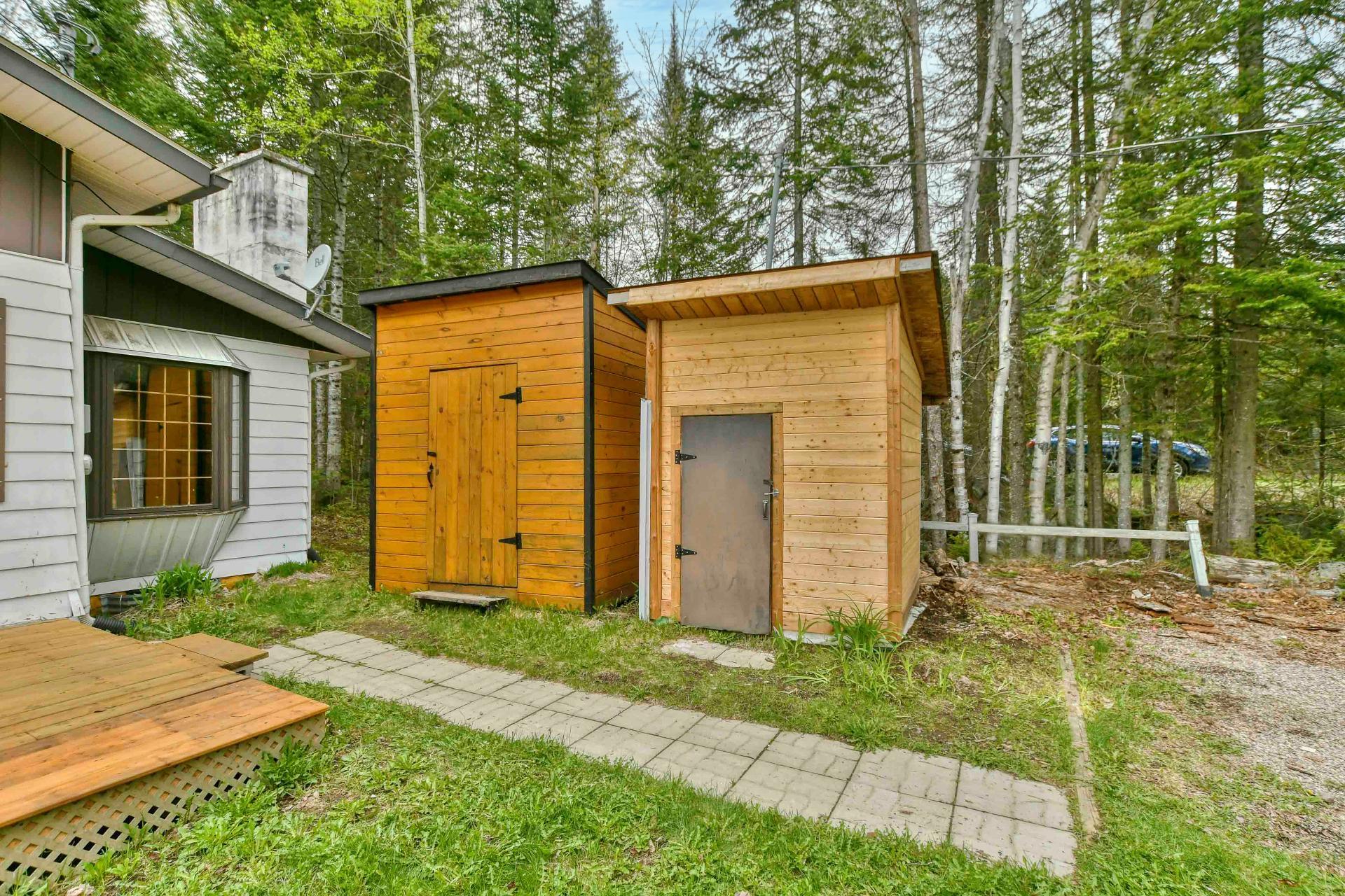 









4574


Ch. de Val-des-Lacs

,
Sainte-Agathe-des-Monts,




QC
J0T2P0

