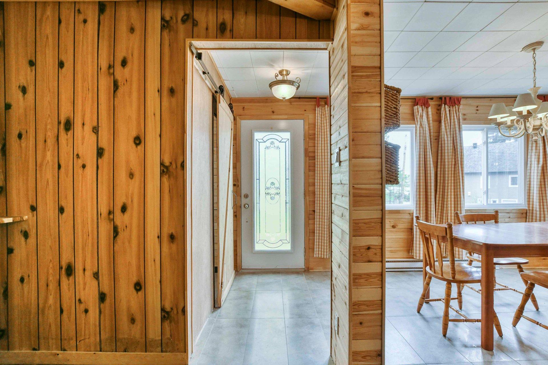 









4574


Ch. de Val-des-Lacs

,
Sainte-Agathe-des-Monts,




QC
J0T2P0

