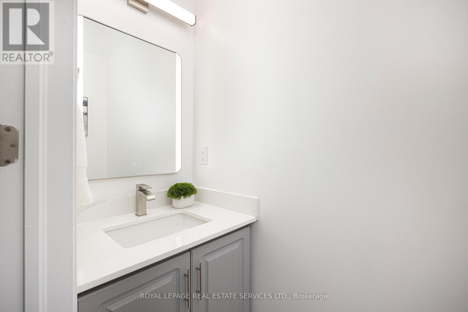 












1605 COPELAND CIRCLE

,
Milton,




Ontario
L9T8Y1


