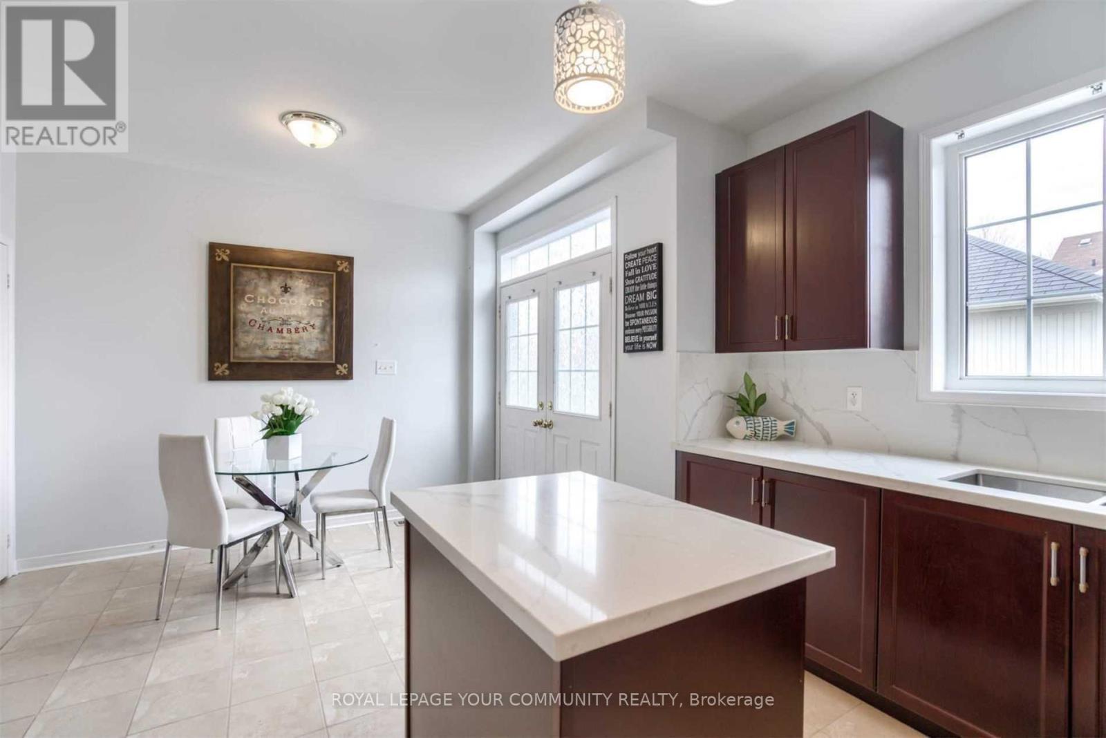 












39 YALE LANE

,
Markham,




Ontario
L6B1G8

