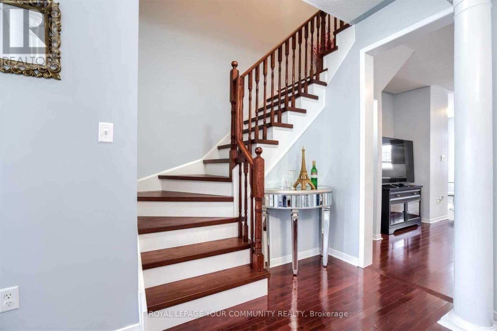












39 YALE LANE

,
Markham,




Ontario
L6B1G8

