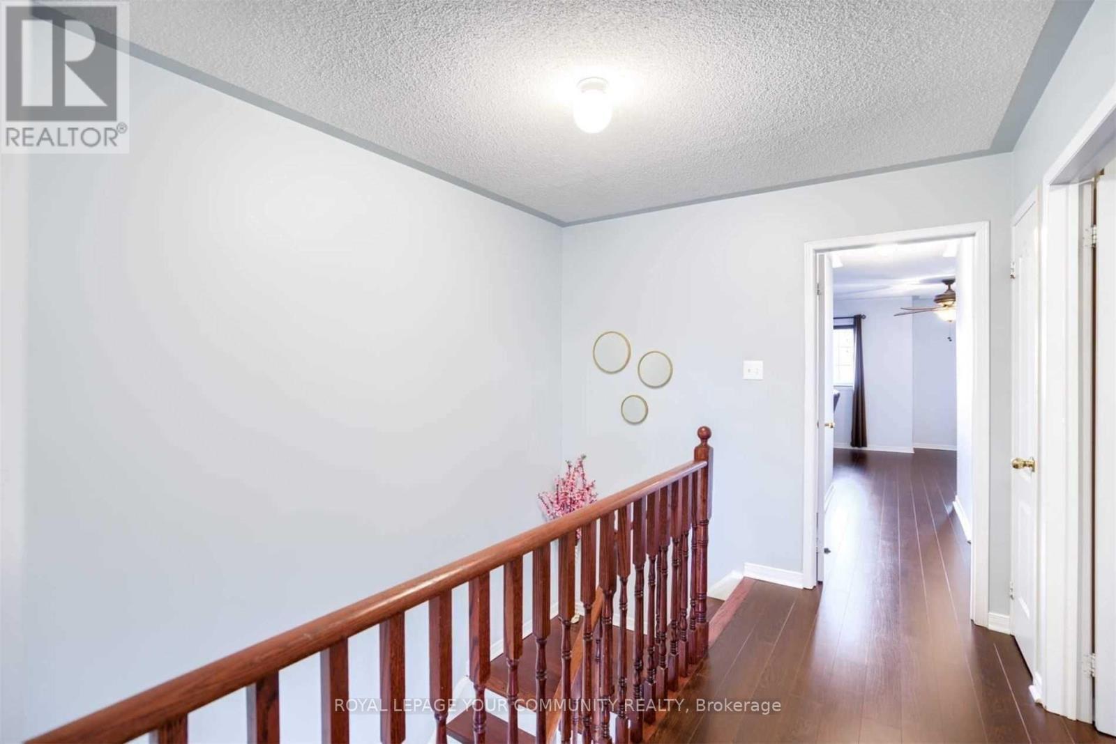 












39 YALE LANE

,
Markham,




Ontario
L6B1G8

