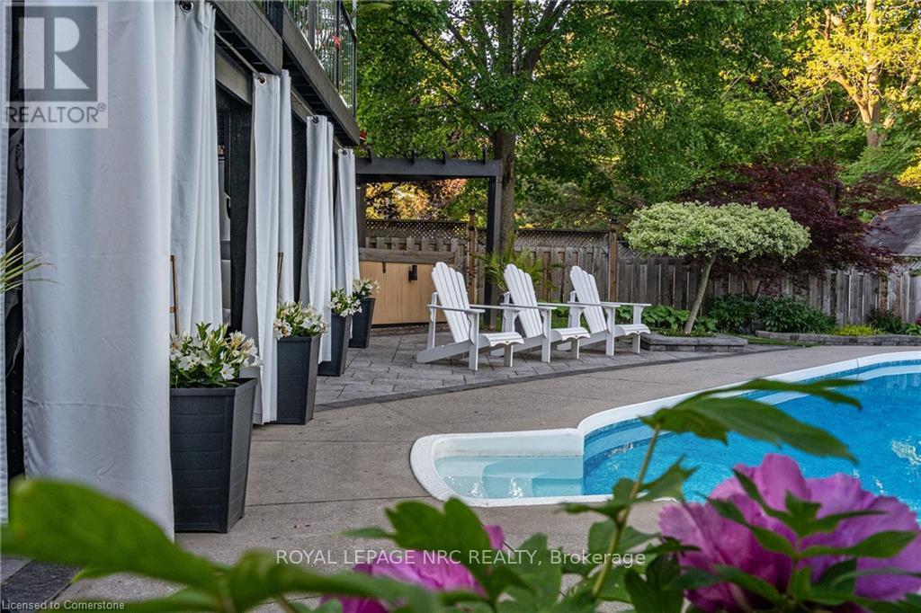 












1254 HAMMOND STREET

,
Burlington,




Ontario
L7S2E6


