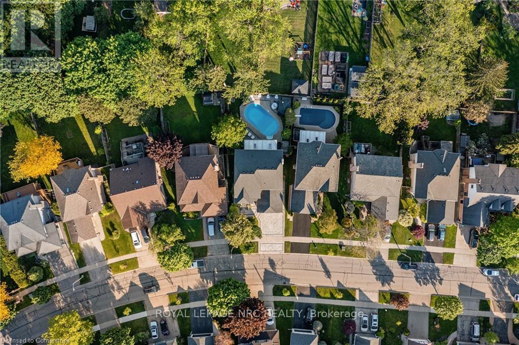 












1254 HAMMOND STREET

,
Burlington,




Ontario
L7S2E6

