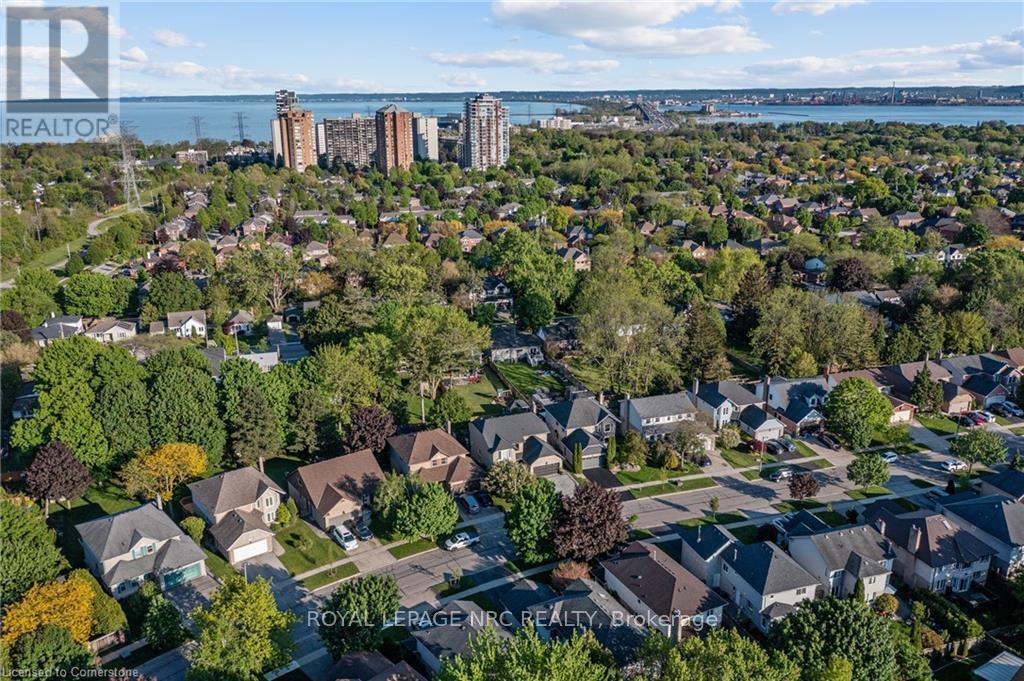 












1254 HAMMOND STREET

,
Burlington,




Ontario
L7S2E6


