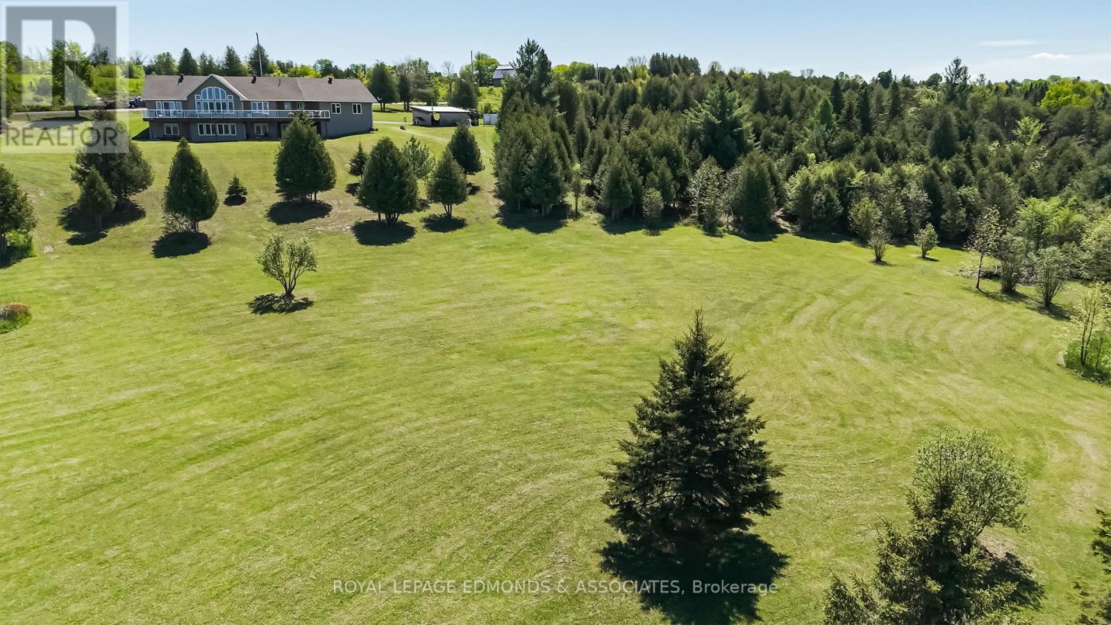












281 POINT CHURCH ROAD

,
North Algona Wilberforce,




Ontario
K0J1T0

