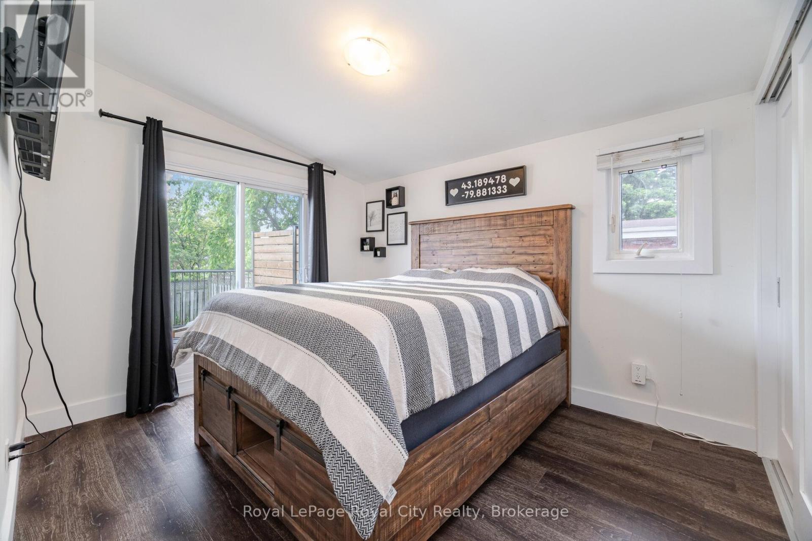 












61 LAWFIELD DRIVE

,
Hamilton (Lawfield),




Ontario
L8V4C6

