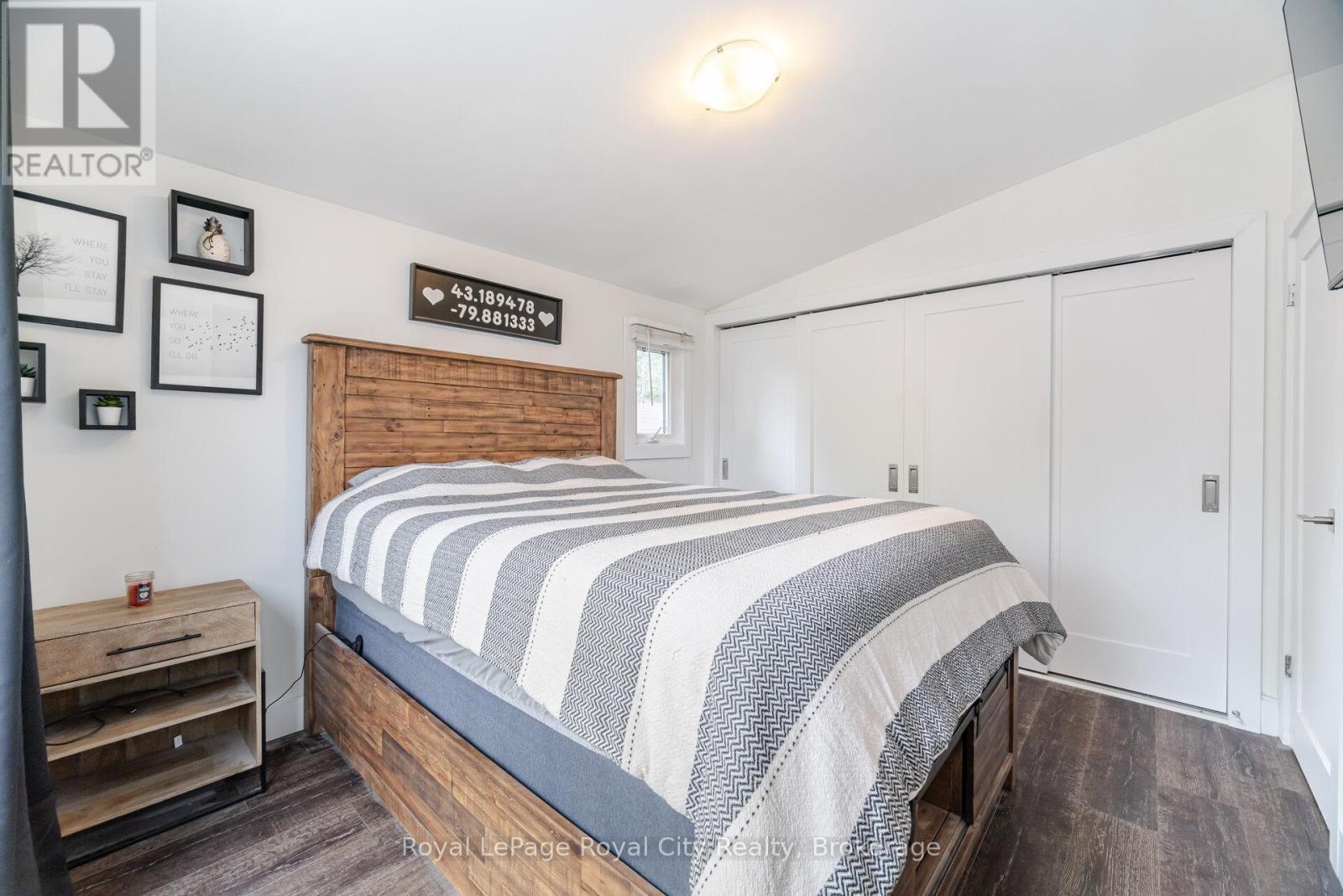 












61 LAWFIELD DRIVE

,
Hamilton (Lawfield),




Ontario
L8V4C6

