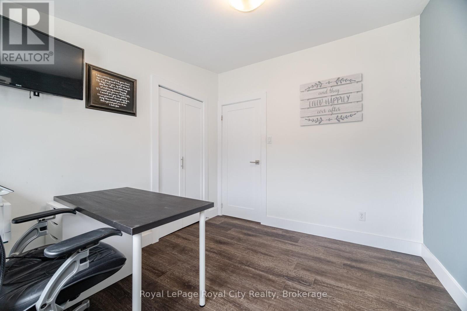 












61 LAWFIELD DRIVE

,
Hamilton (Lawfield),




Ontario
L8V4C6


