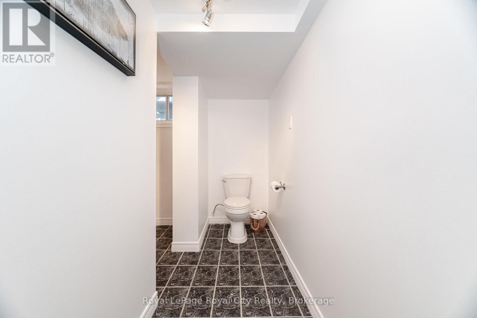 












61 LAWFIELD DRIVE

,
Hamilton (Lawfield),




Ontario
L8V4C6

