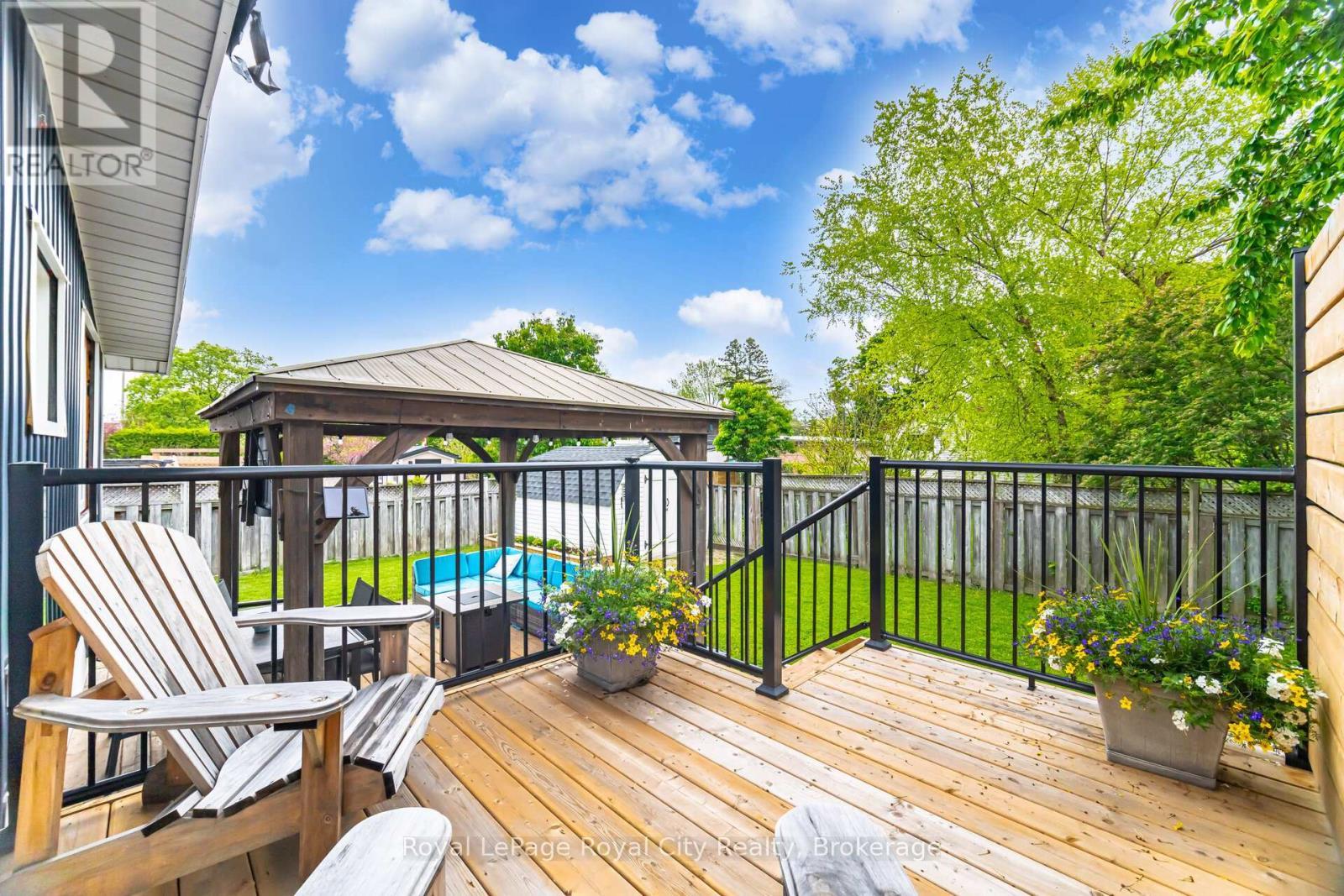 












61 LAWFIELD DRIVE

,
Hamilton (Lawfield),




Ontario
L8V4C6

