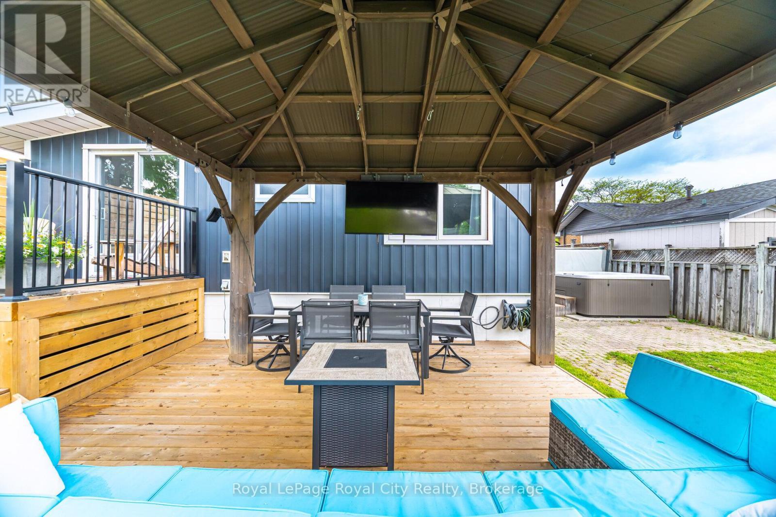 












61 LAWFIELD DRIVE

,
Hamilton (Lawfield),




Ontario
L8V4C6

