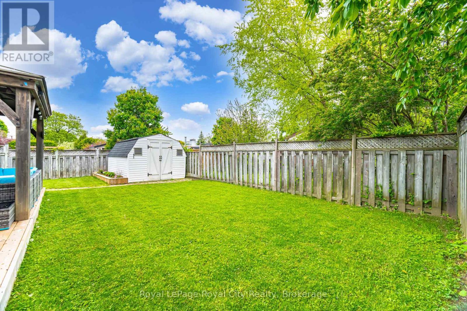 












61 LAWFIELD DRIVE

,
Hamilton (Lawfield),




Ontario
L8V4C6

