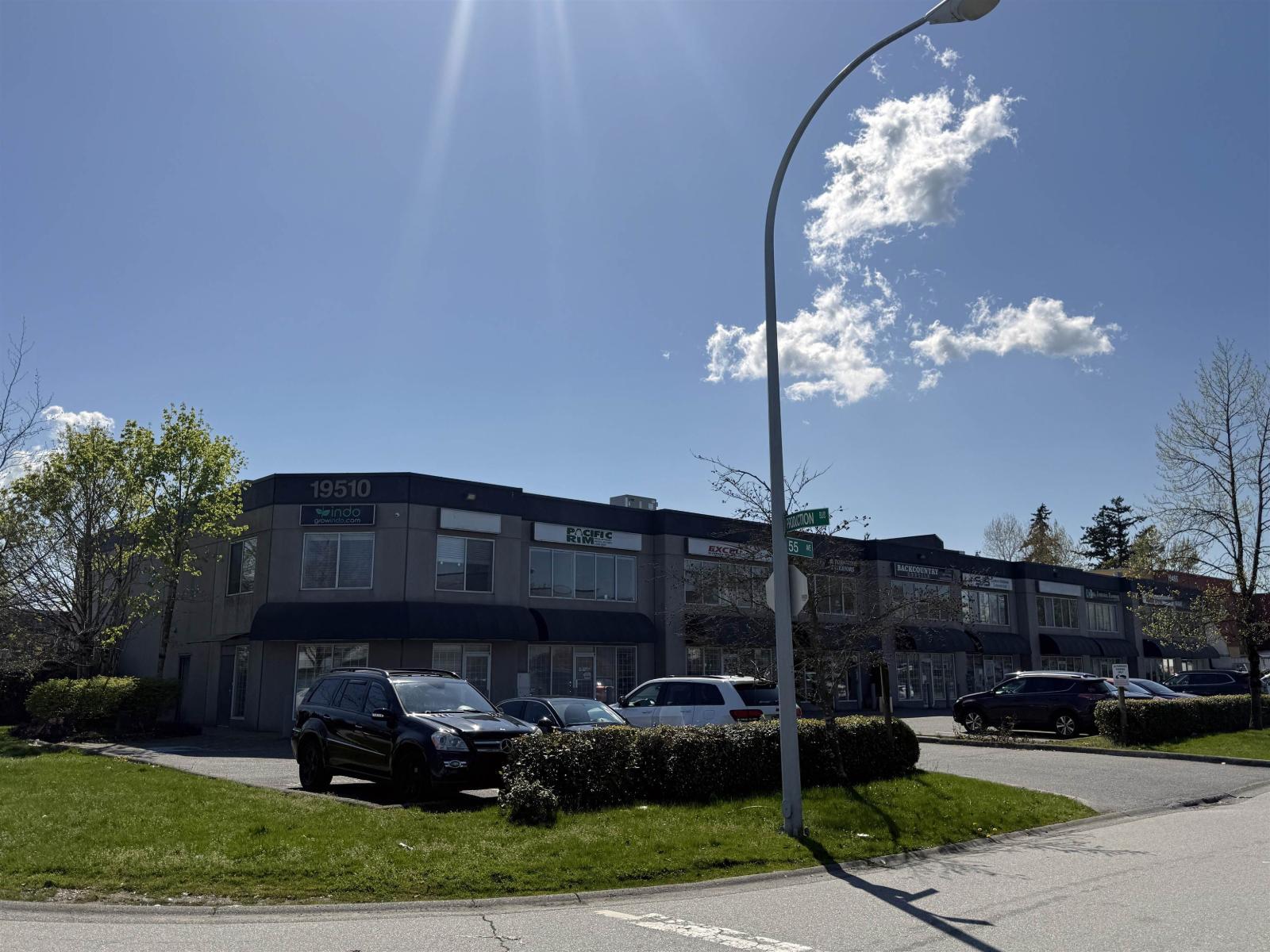 












1 19510 55 AVENUE

,
Surrey,




British Columbia
V3S8P7


