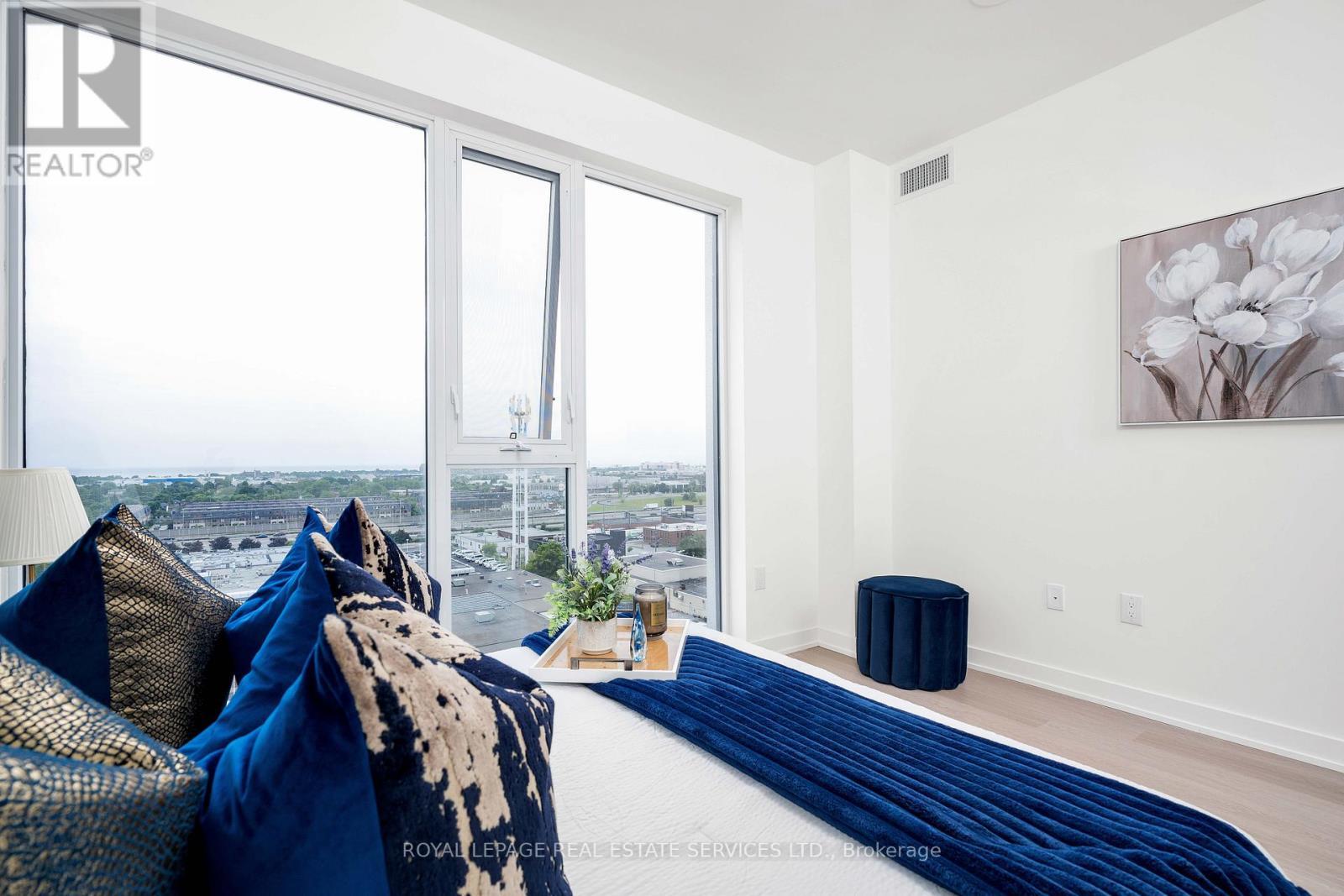 












403 - 859 THE QUEENSWAY

,
Toronto,




Ontario
M8Z1N8

