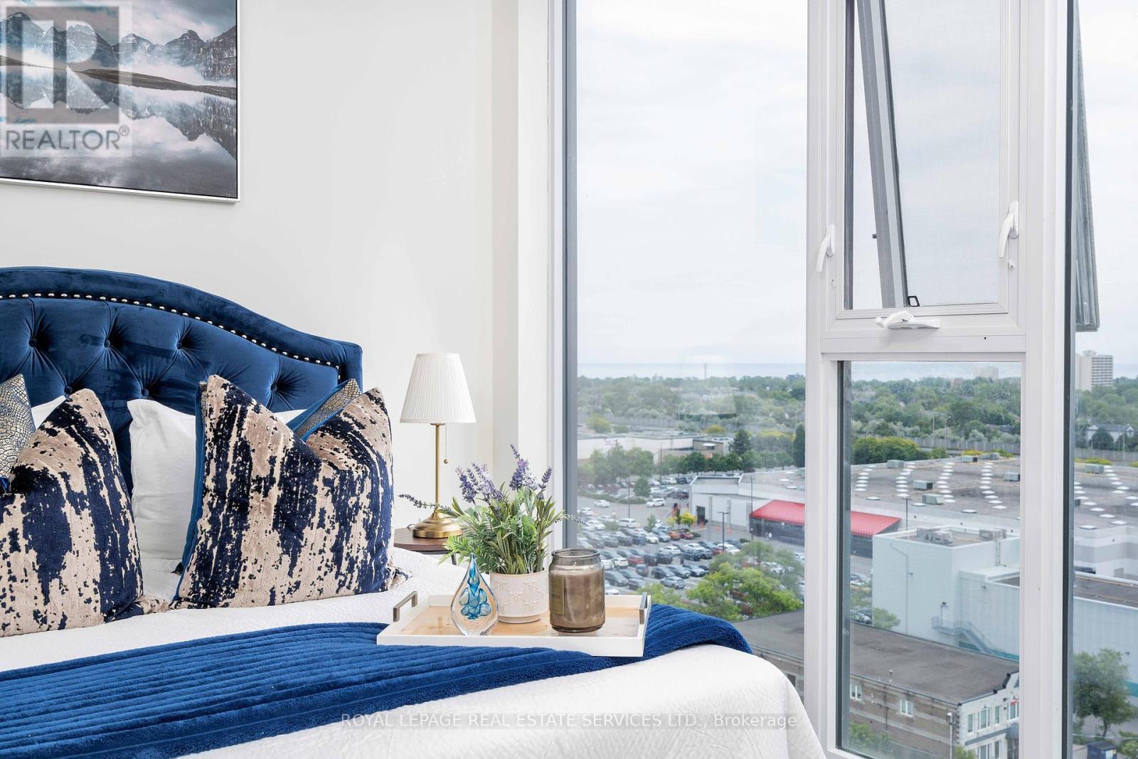 












403 - 859 THE QUEENSWAY

,
Toronto,




Ontario
M8Z1N8

