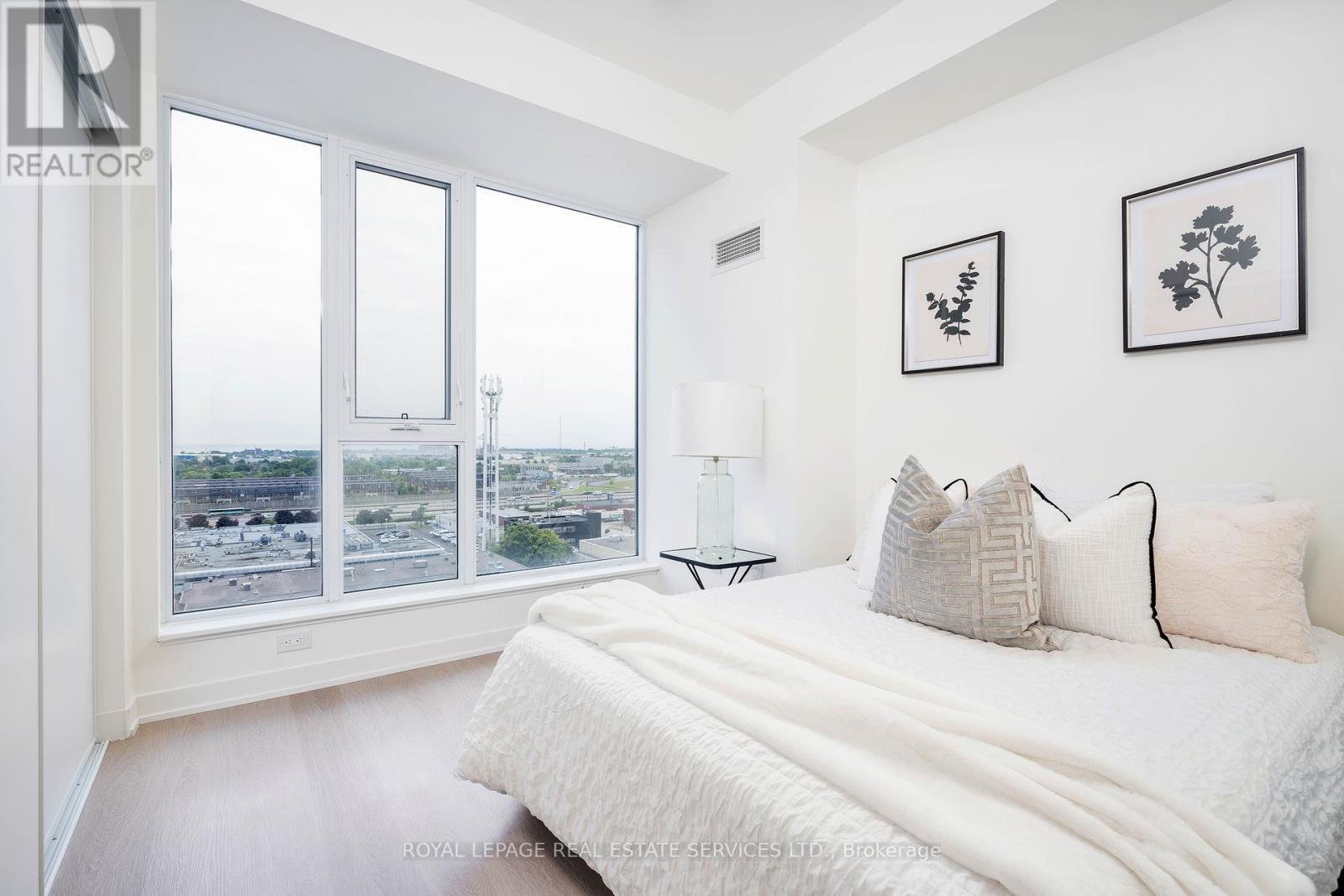 












403 - 859 THE QUEENSWAY

,
Toronto,




Ontario
M8Z1N8

