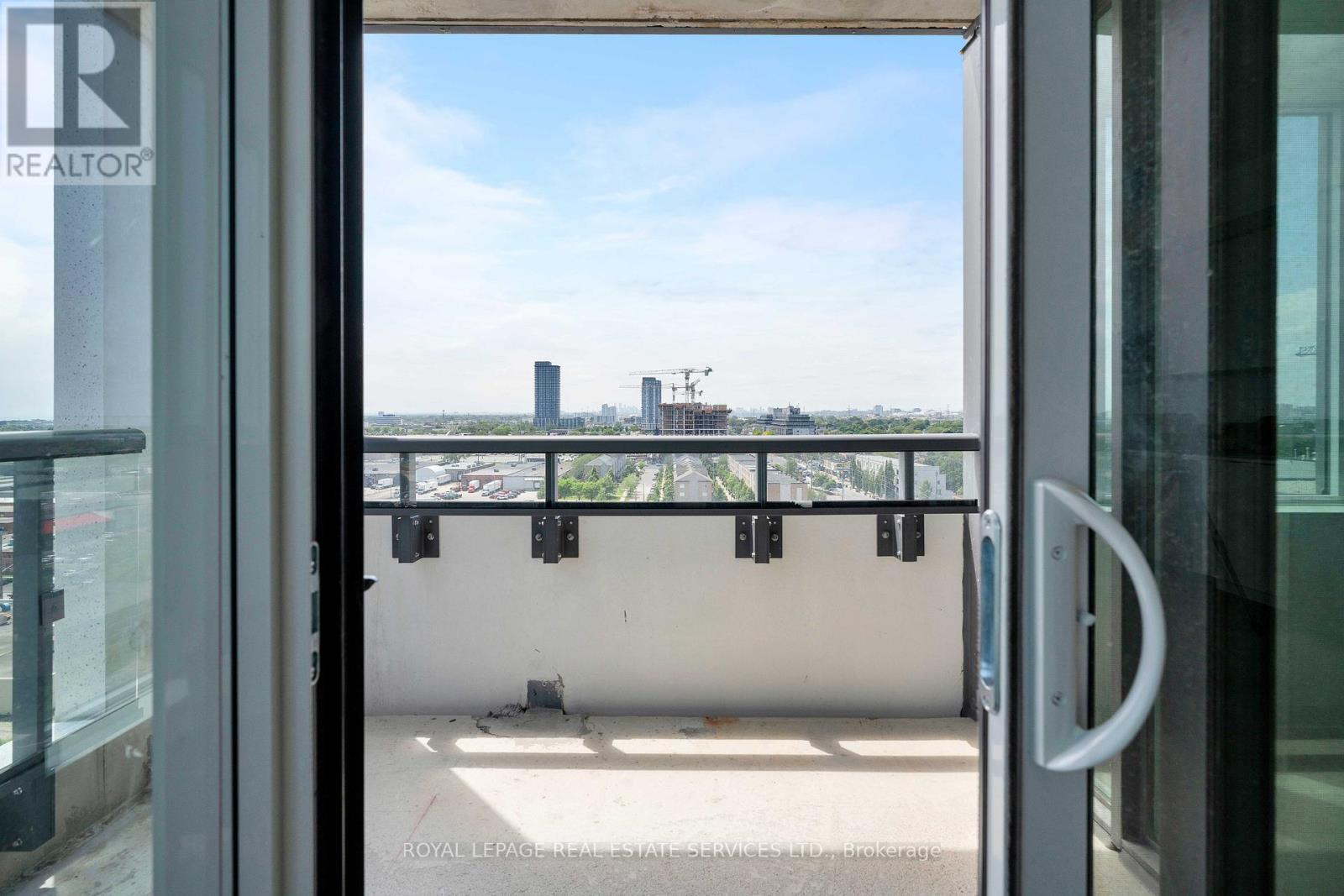 












403 - 859 THE QUEENSWAY

,
Toronto,




Ontario
M8Z1N8

