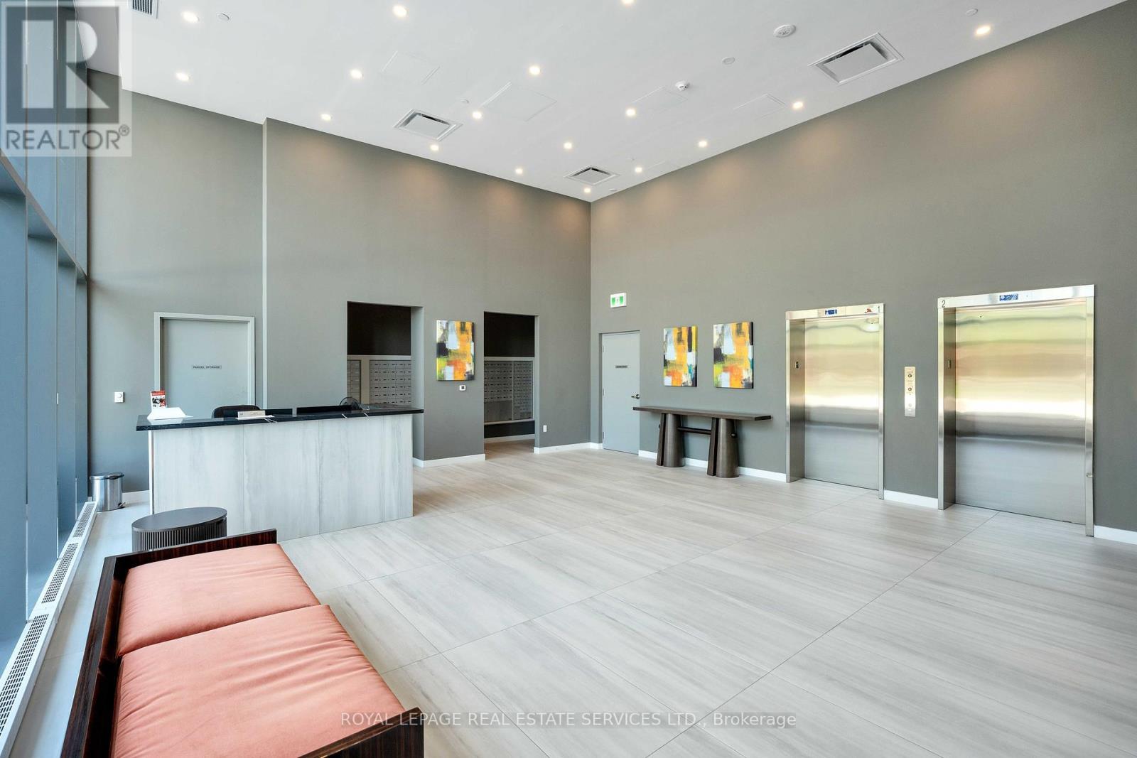 












403 - 859 THE QUEENSWAY

,
Toronto,




Ontario
M8Z1N8

