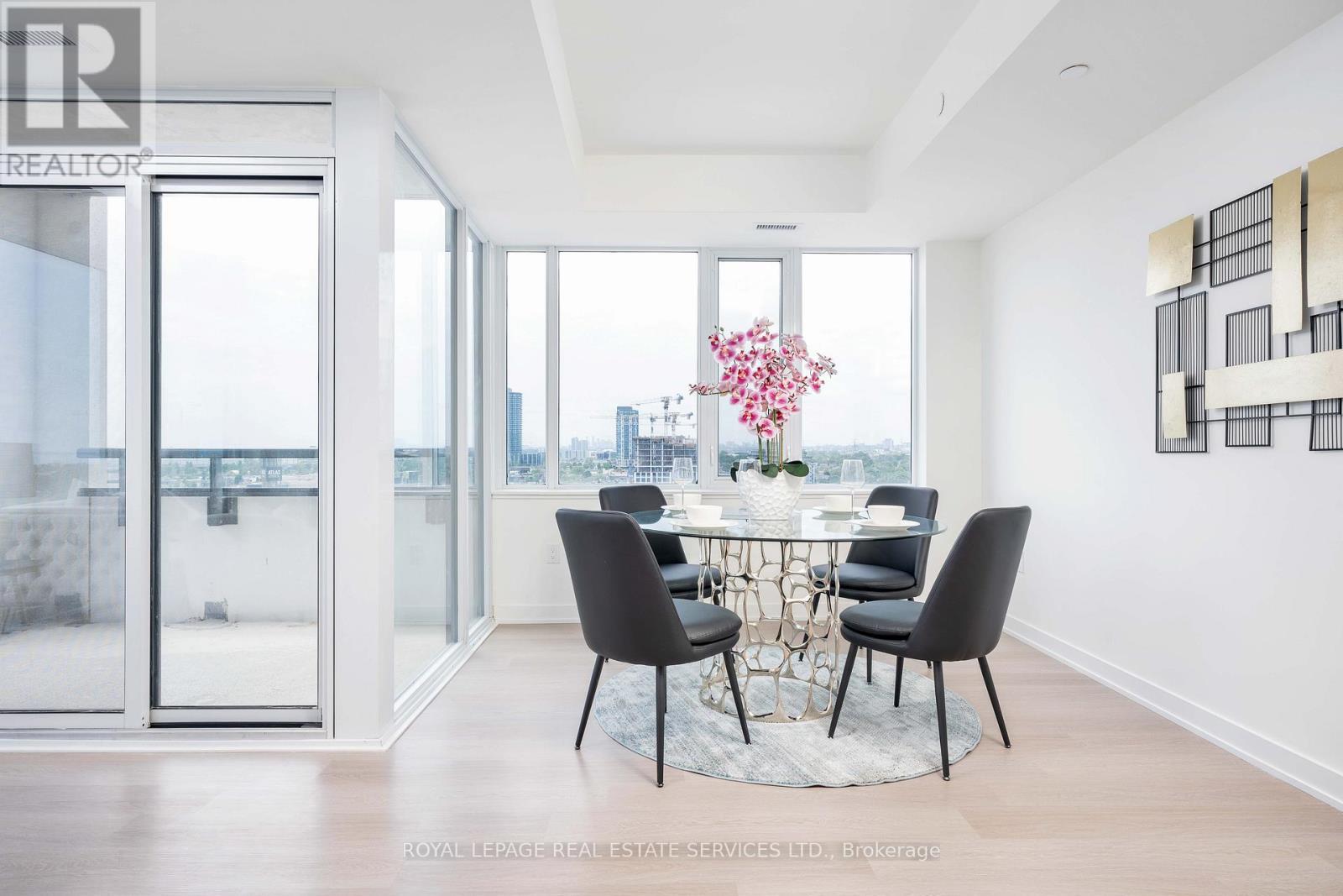 












403 - 859 THE QUEENSWAY

,
Toronto,




Ontario
M8Z1N8

