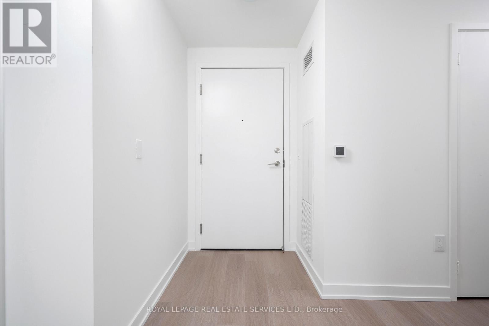 












403 - 859 THE QUEENSWAY

,
Toronto,




Ontario
M8Z1N8

