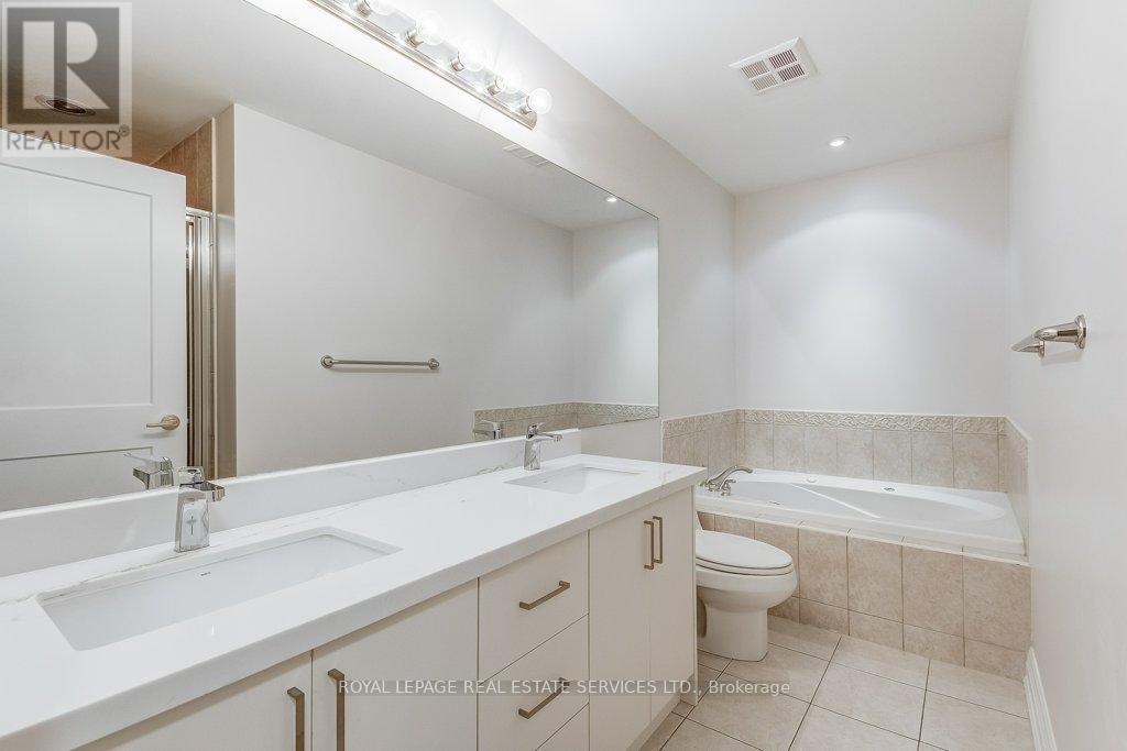 












406 - 65 PORT STREET E

,
Mississauga,




Ontario
L5G4V3

