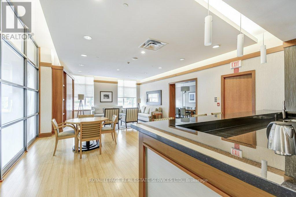 












406 - 65 PORT STREET E

,
Mississauga,




Ontario
L5G4V3

