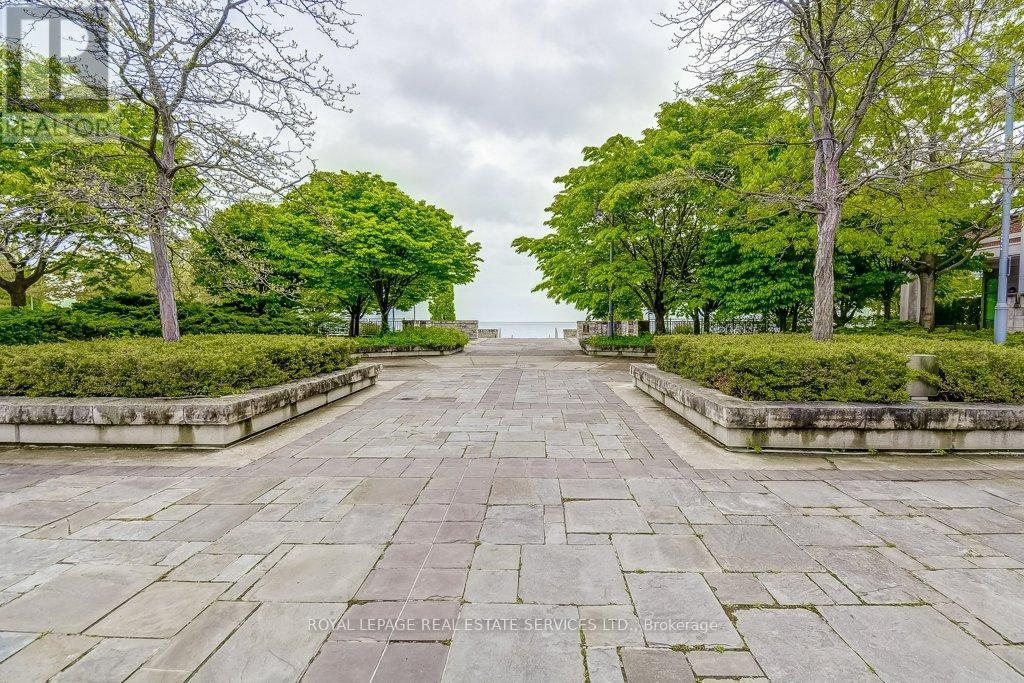 












406 - 65 PORT STREET E

,
Mississauga,




Ontario
L5G4V3

