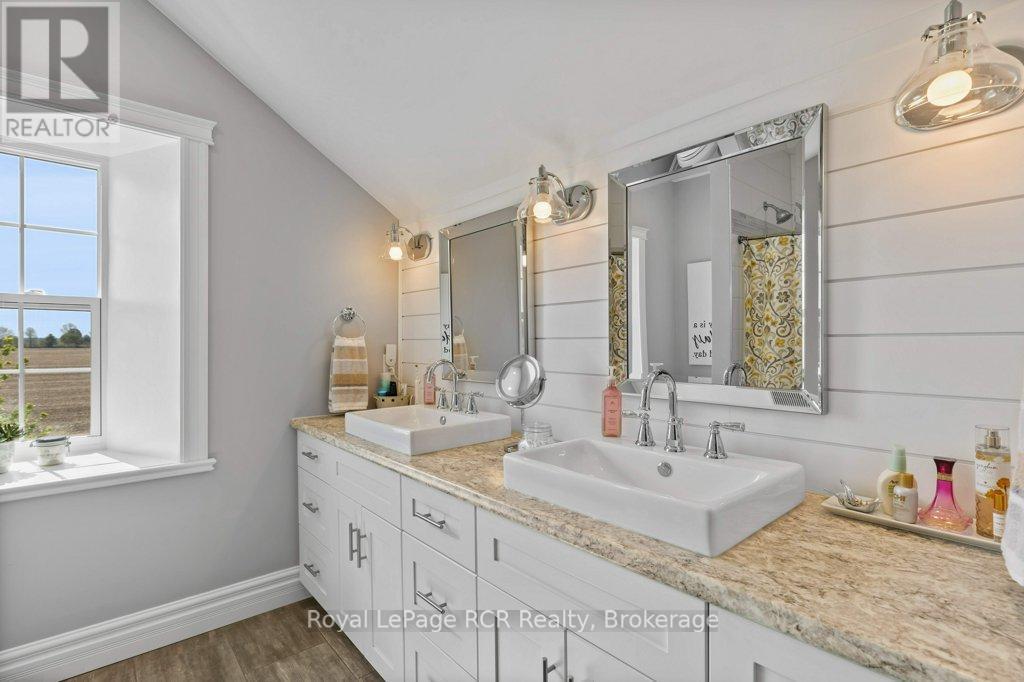 












39721 AMBERLEY ROAD

,
North Huron (East Wawanosh),




Ontario
N0G2W0

