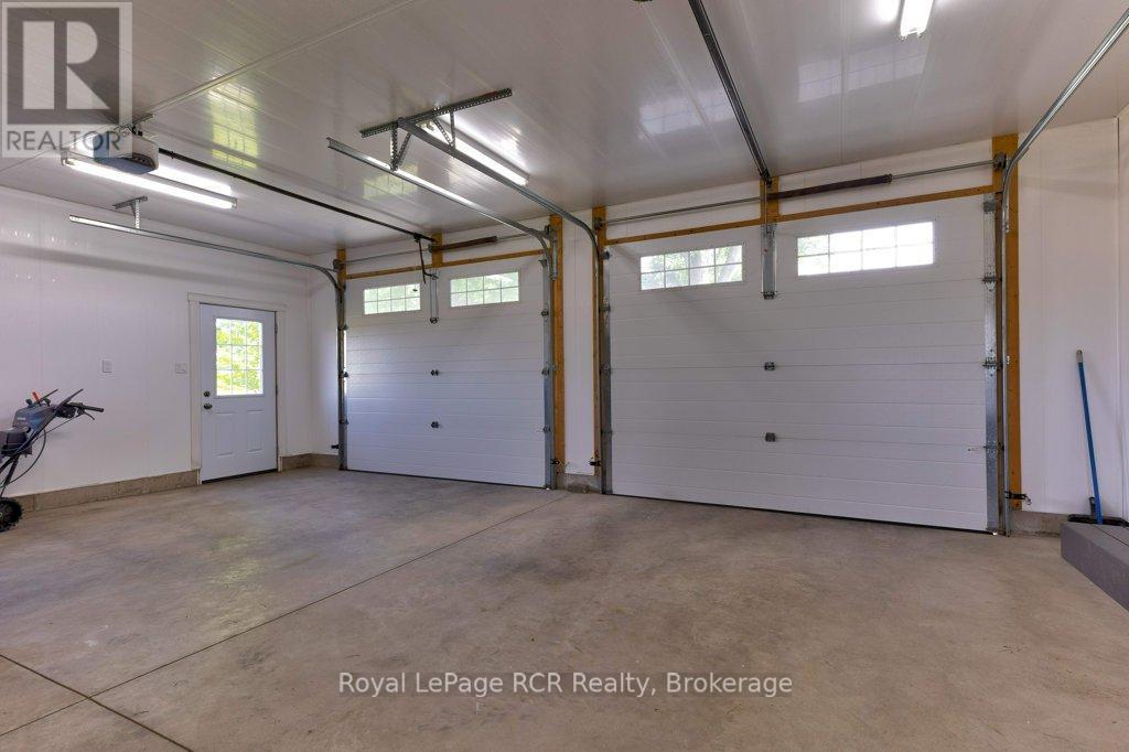 












39721 AMBERLEY ROAD

,
North Huron (East Wawanosh),




Ontario
N0G2W0

