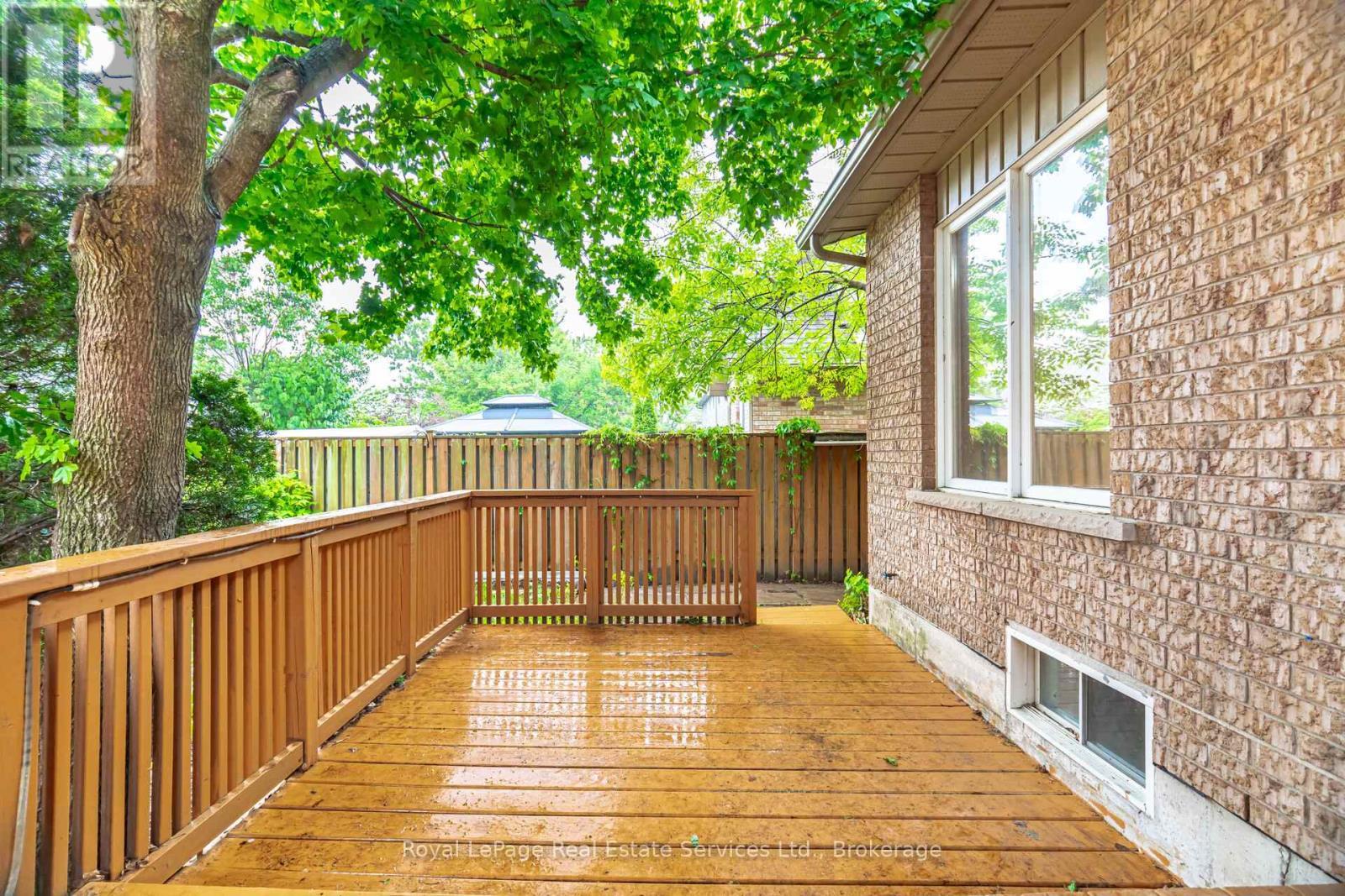 












1263 WALKER'S LINE

,
Burlington (Tansley),




Ontario
L7M4N8


