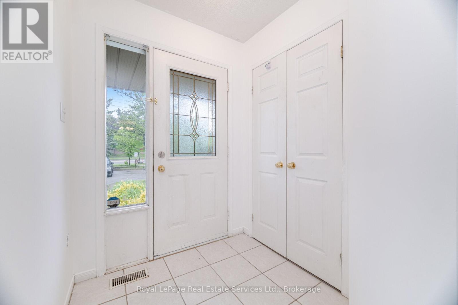 












1263 WALKER'S LINE

,
Burlington (Tansley),




Ontario
L7M4N8

