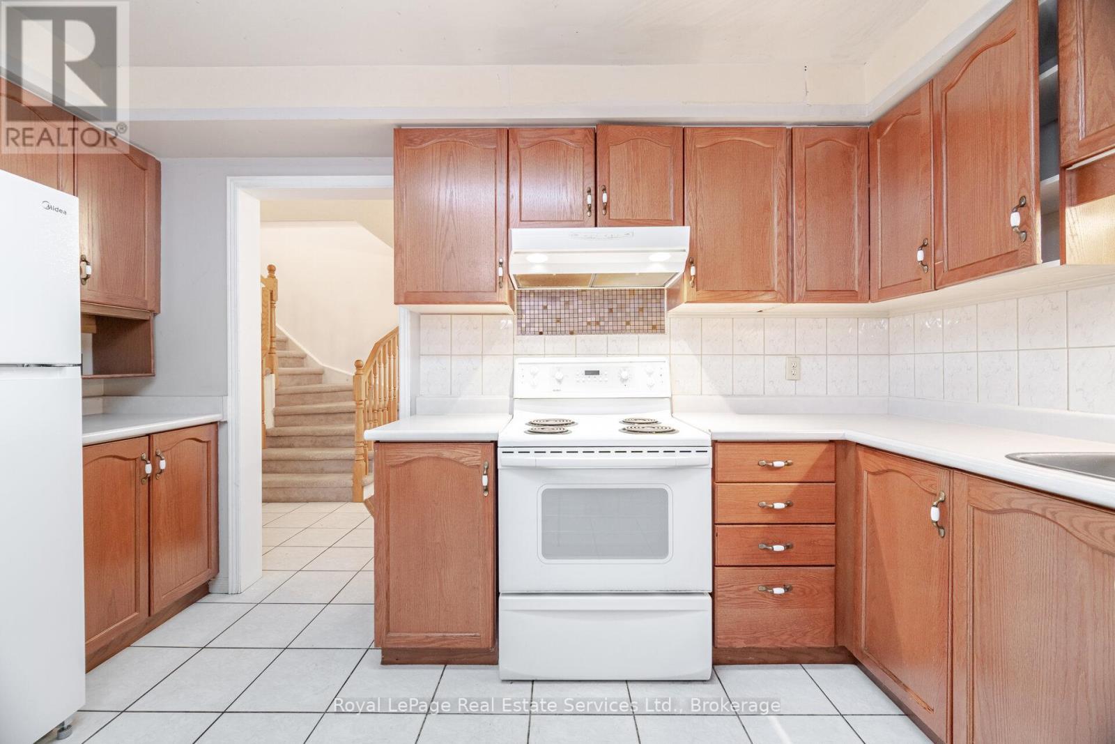 












1263 WALKER'S LINE

,
Burlington (Tansley),




Ontario
L7M4N8

