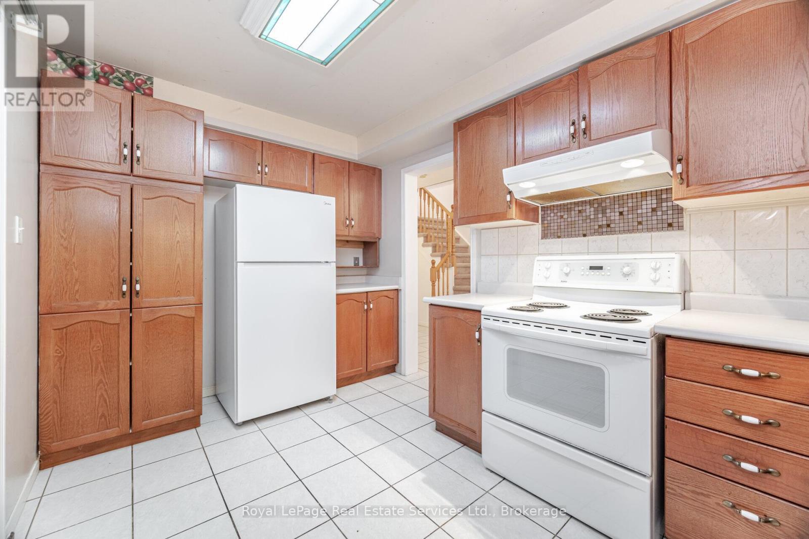 












1263 WALKER'S LINE

,
Burlington (Tansley),




Ontario
L7M4N8


