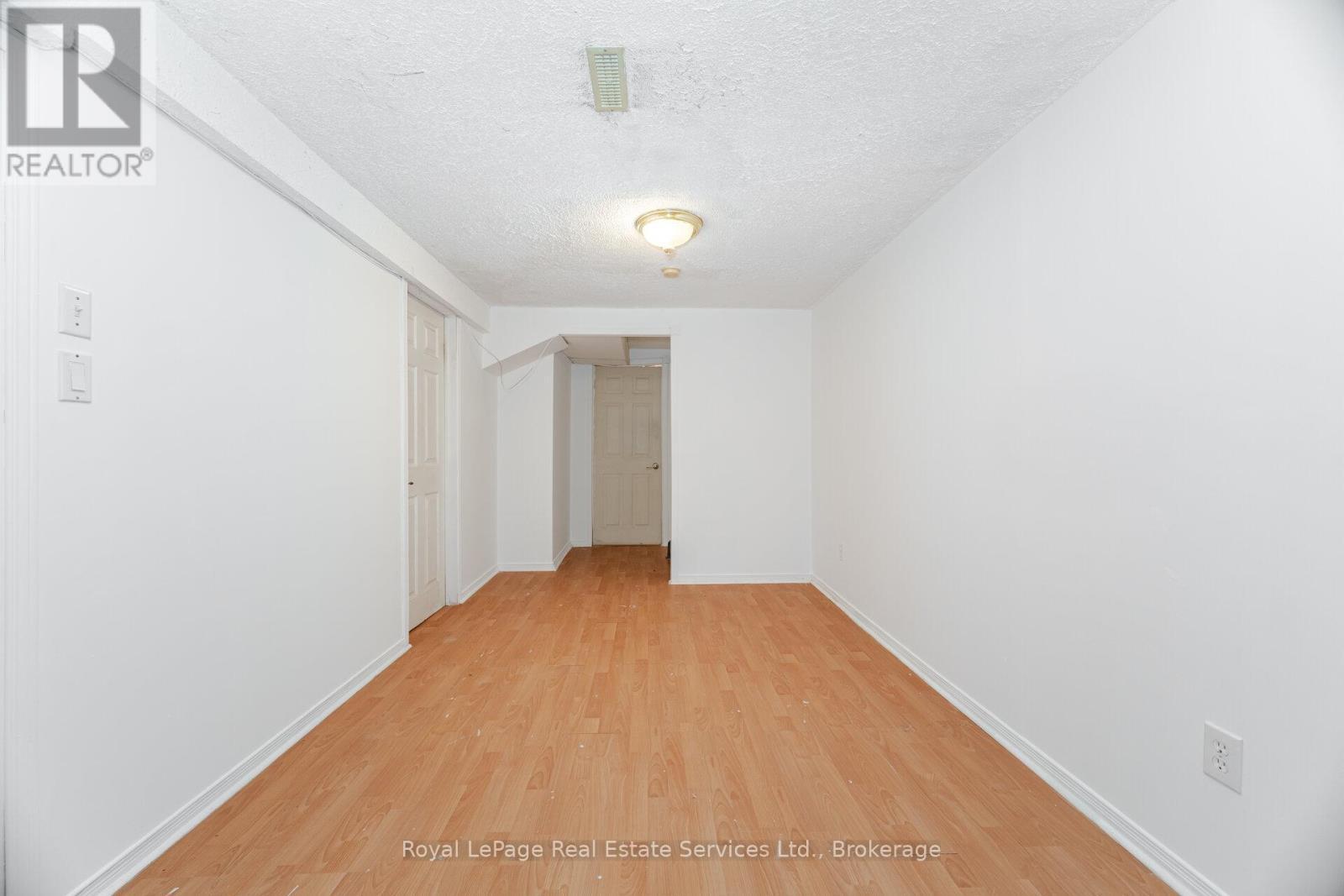 












1263 WALKER'S LINE

,
Burlington (Tansley),




Ontario
L7M4N8


