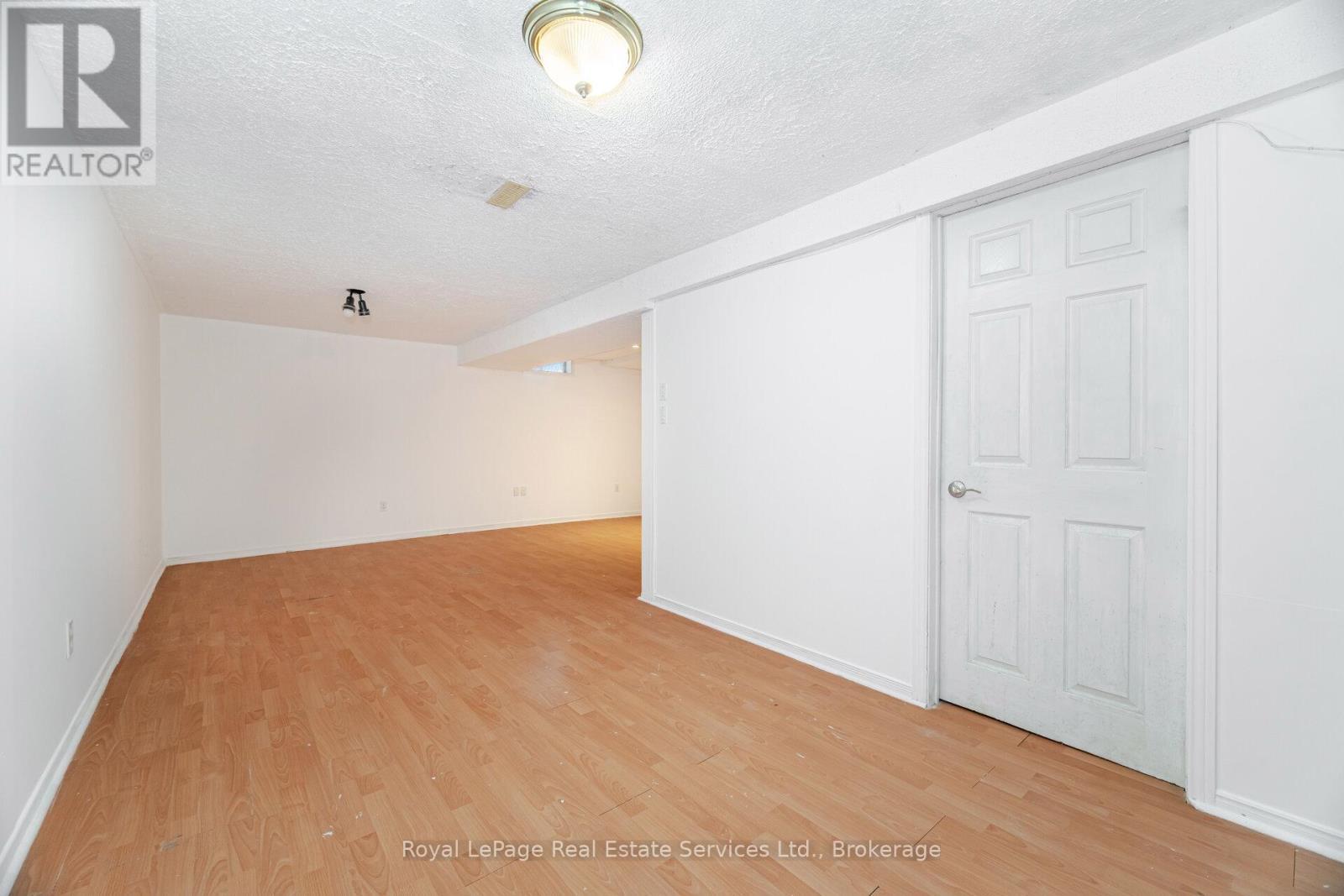 












1263 WALKER'S LINE

,
Burlington (Tansley),




Ontario
L7M4N8

