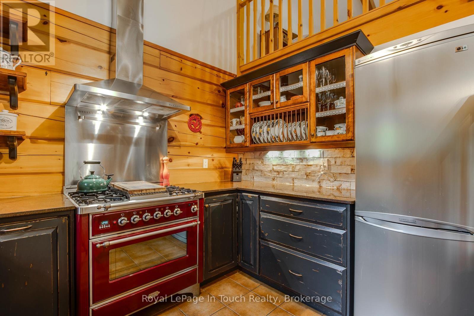 












23 CROWN COURT

,
Tiny,




Ontario
L9M0J1

