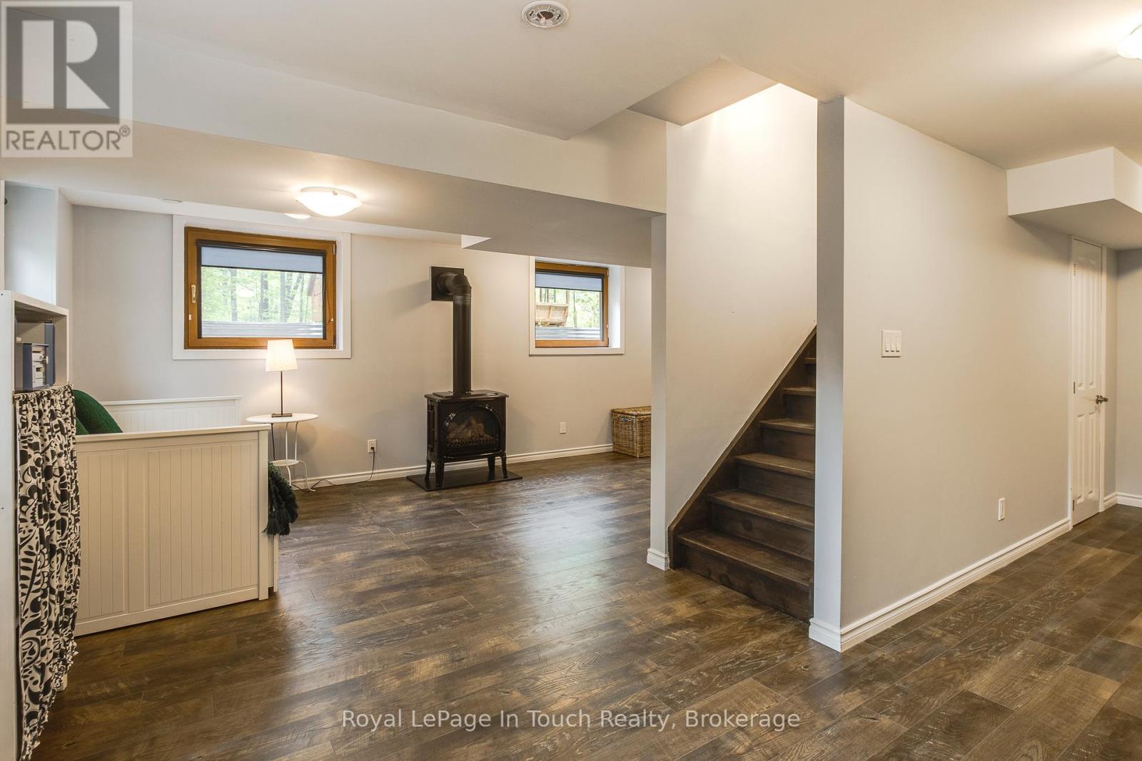 












23 CROWN COURT

,
Tiny,




Ontario
L9M0J1

