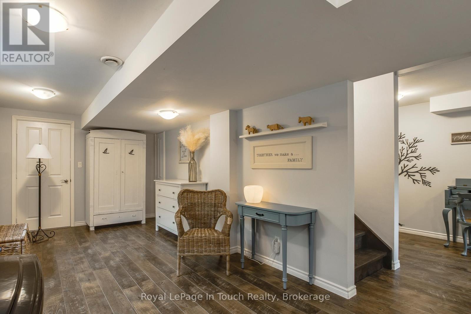 












23 CROWN COURT

,
Tiny,




Ontario
L9M0J1

