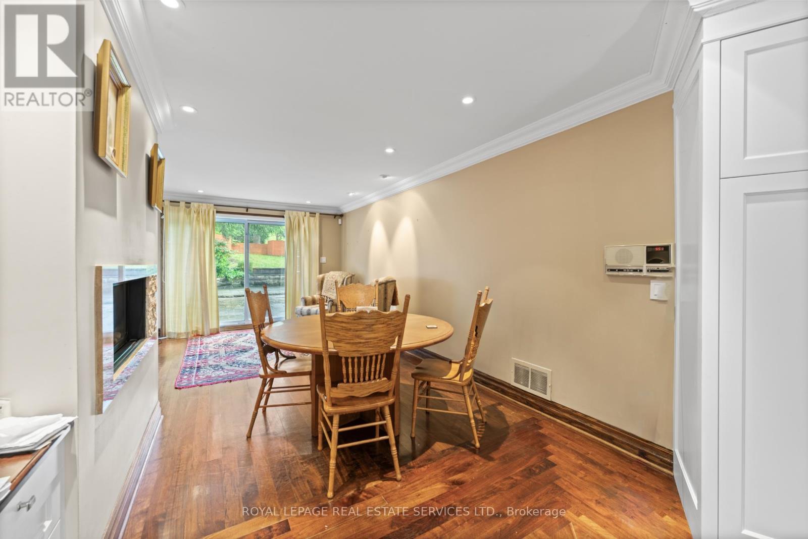 












11 RIPPLEWOOD ROAD

,
Toronto,




Ontario
M9A3H8

