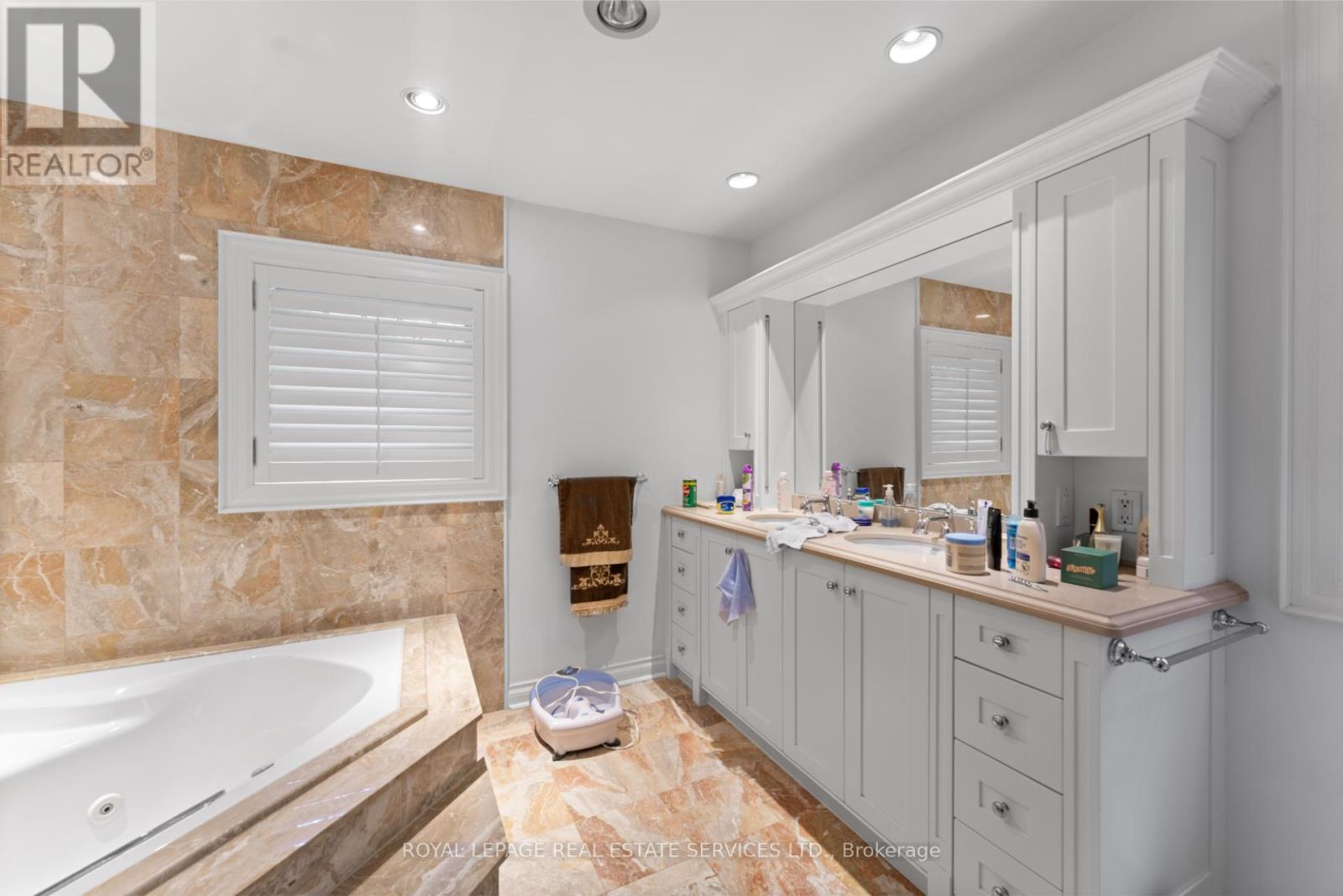 












11 RIPPLEWOOD ROAD

,
Toronto,




Ontario
M9A3H8

